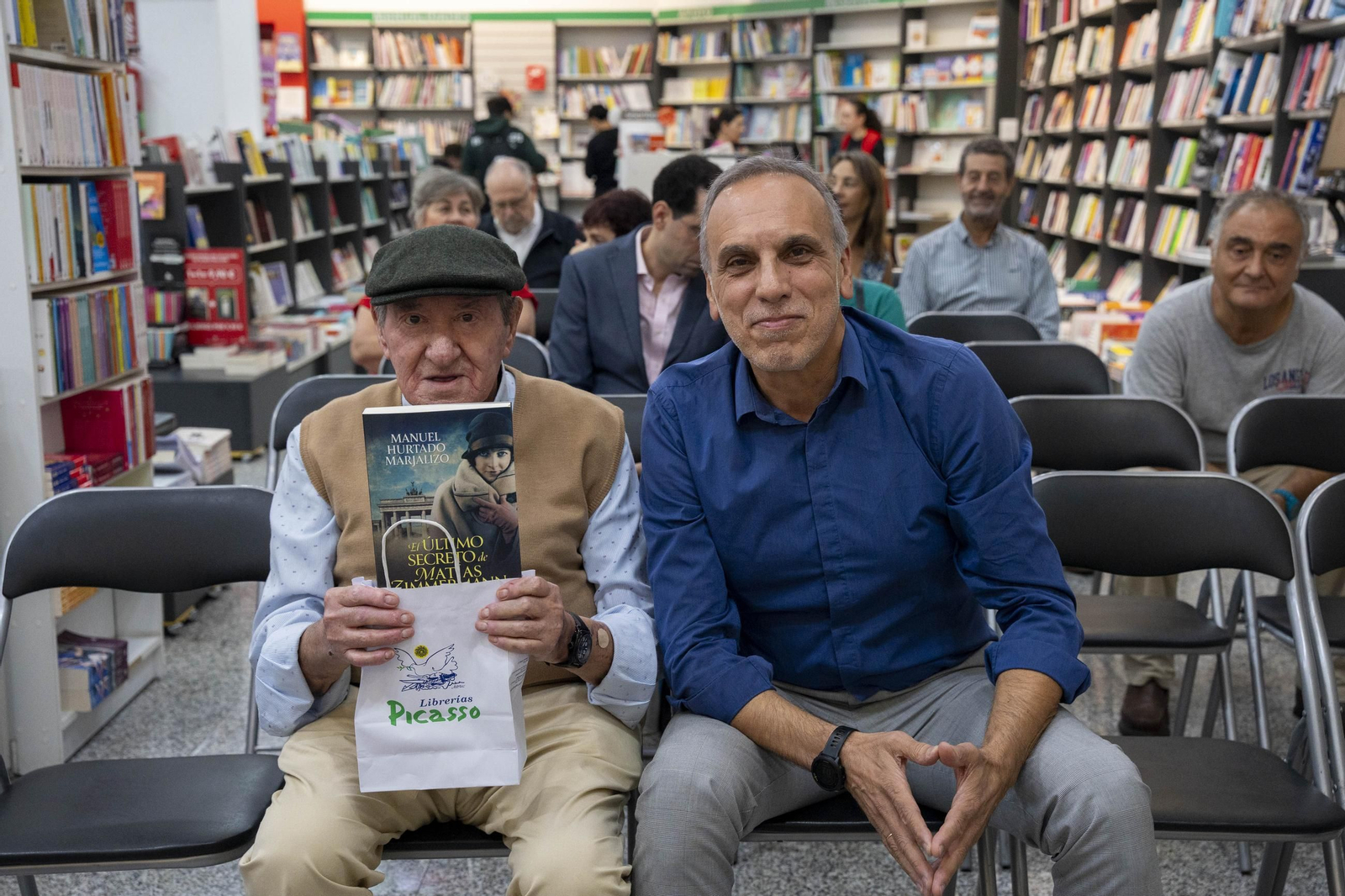 La presentación en Almería de la novela escrita por Manuel Hurtado, en imágenes