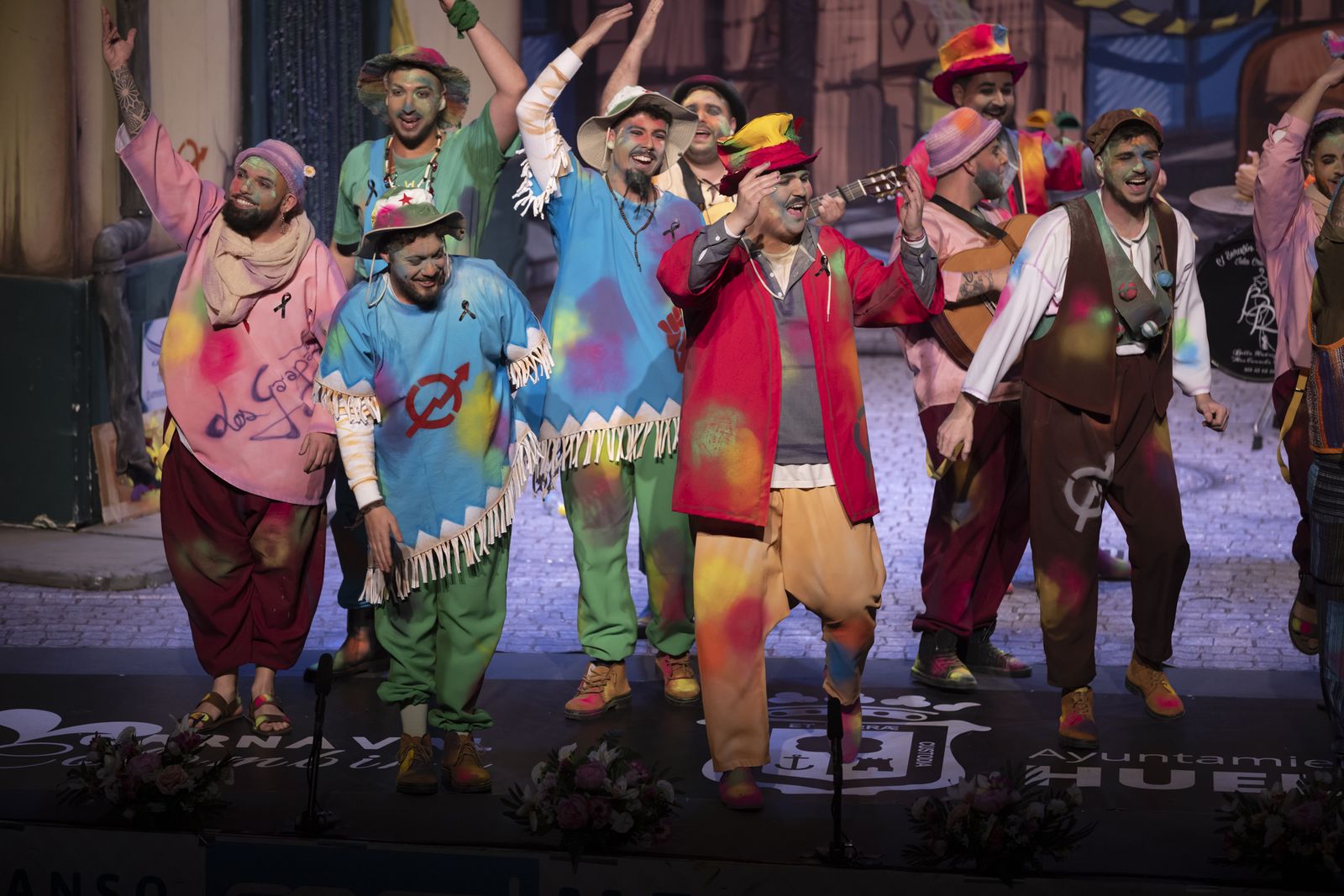 Imágenes de la actuación de la comparsa de Huelva "Los garrapatas" en el Carnaval Colombino