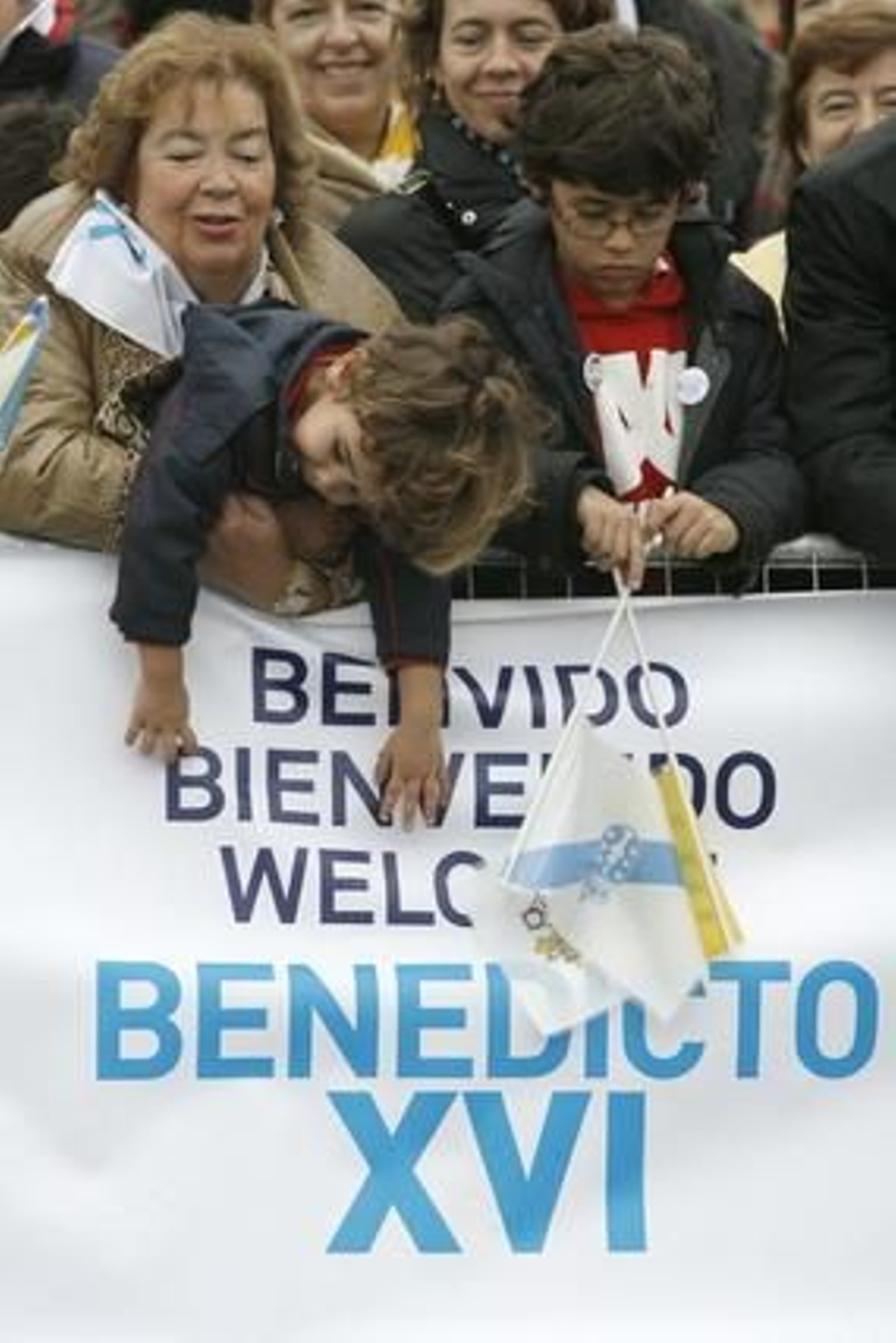 El papa Benedicto XVI realizó su primera parada en España en Santiago de Compostela. 

Foto: EFE