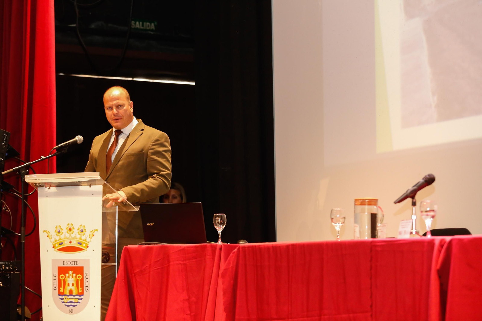 Las fotos de la jornada sobre el alga invasora en Tarifa