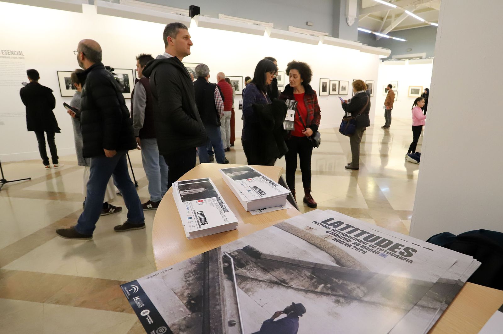 Imágenes de la exposición de Latitudes "Cualladó Esencial"