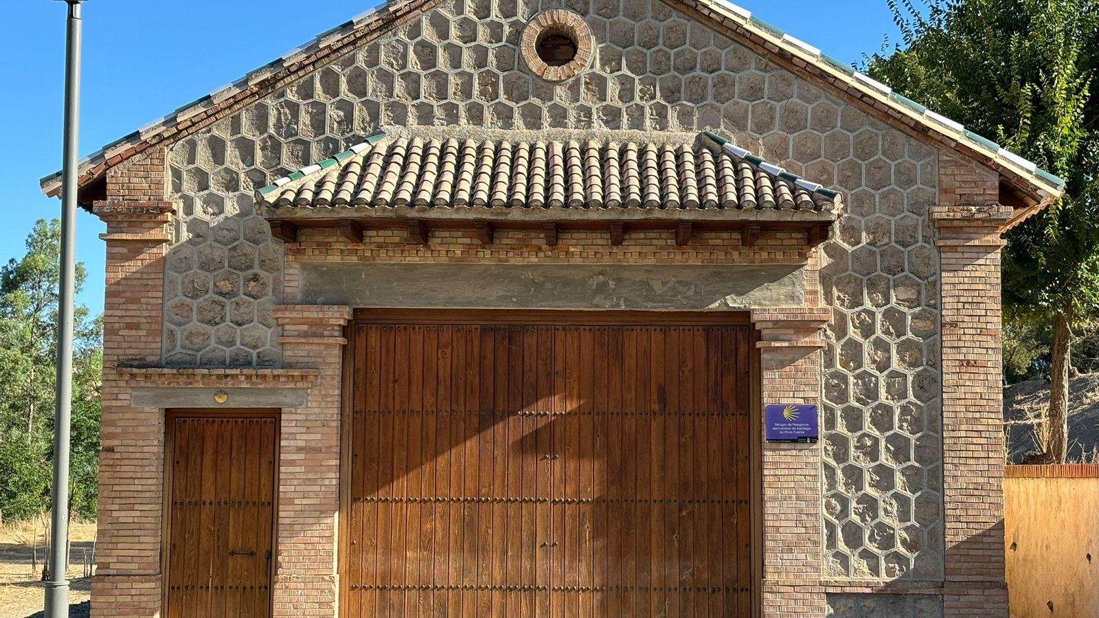 Exterior del albergue.