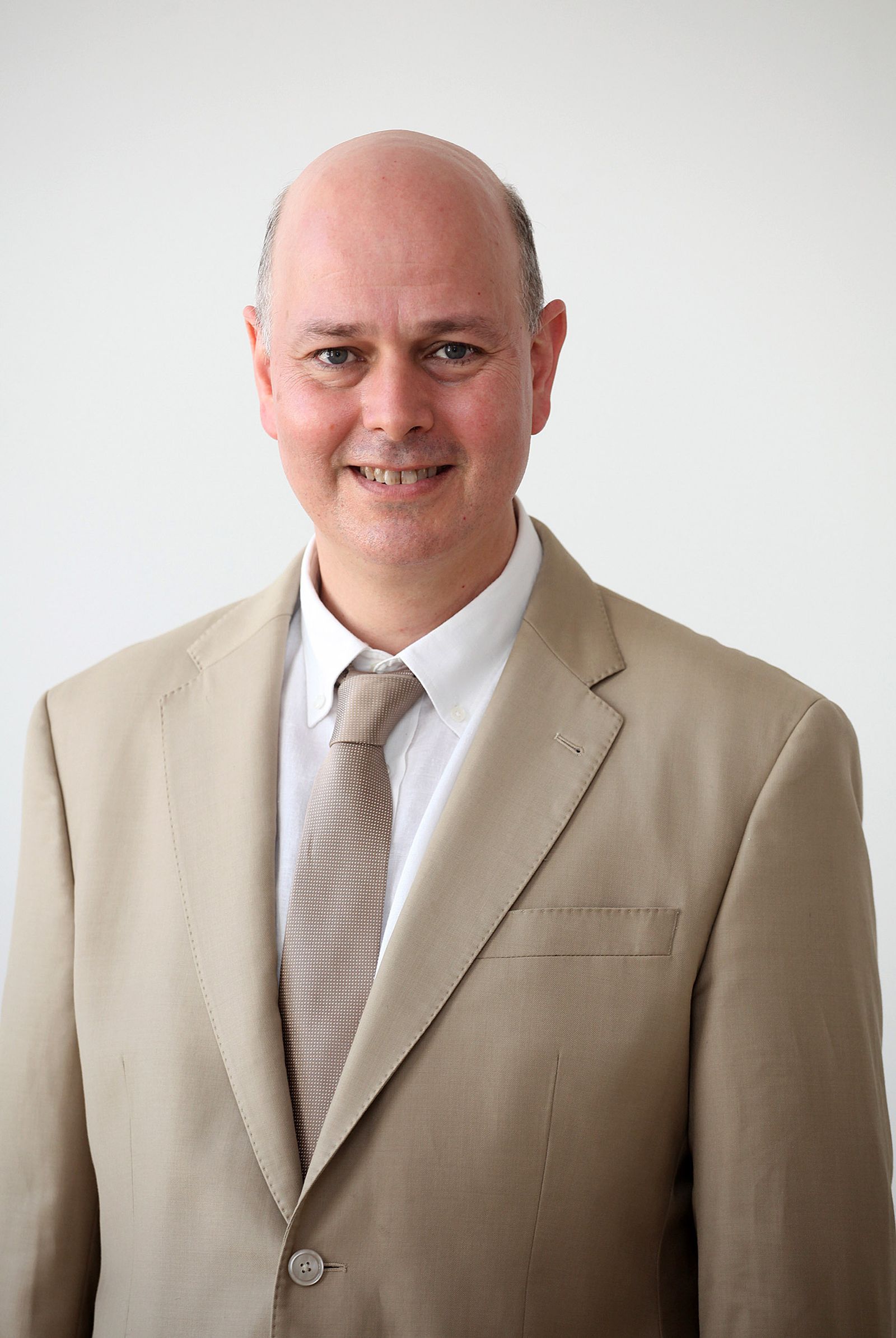 Fernando Llano será el nuevo decano de la Facultad de Derecho.