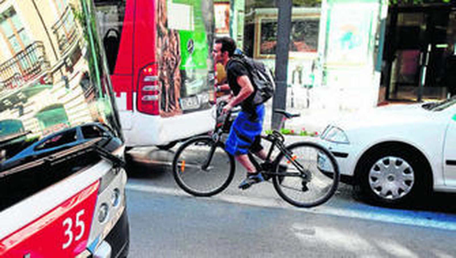 El uso adecuado de la bicicleta beneficiará a todos los usuarios de la vía.