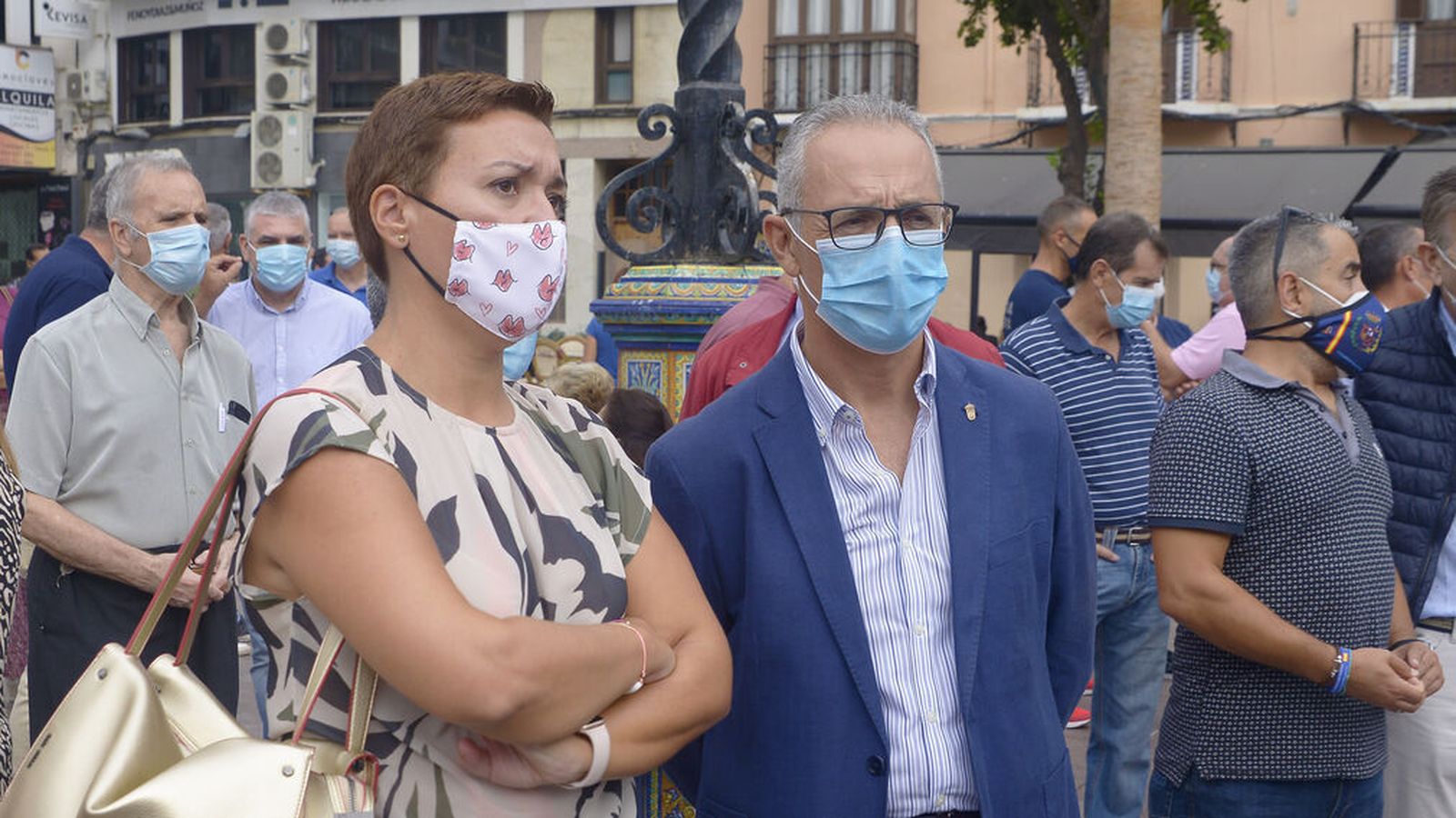 Gemma Araujo y Juan Lozano, en la concentración de apoyo a los agentes contra el narcotráfico.