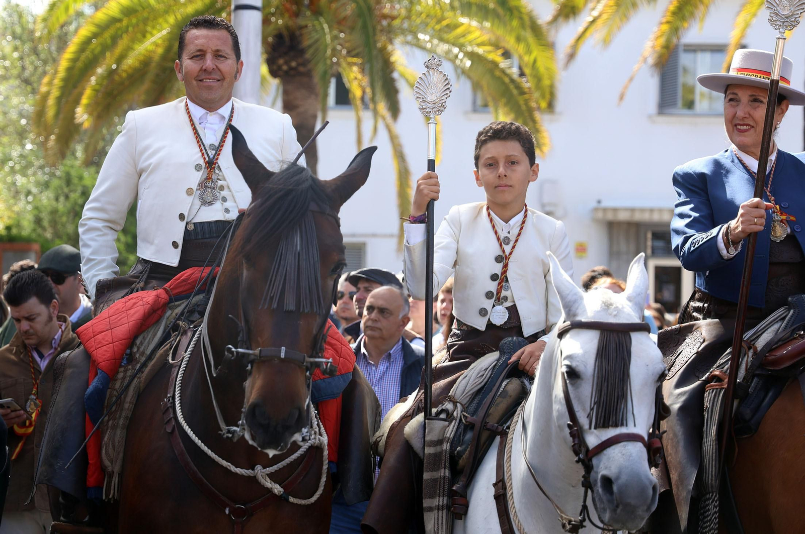 Las mejores imágenes de los peregrinos en la salida de Emigrantes