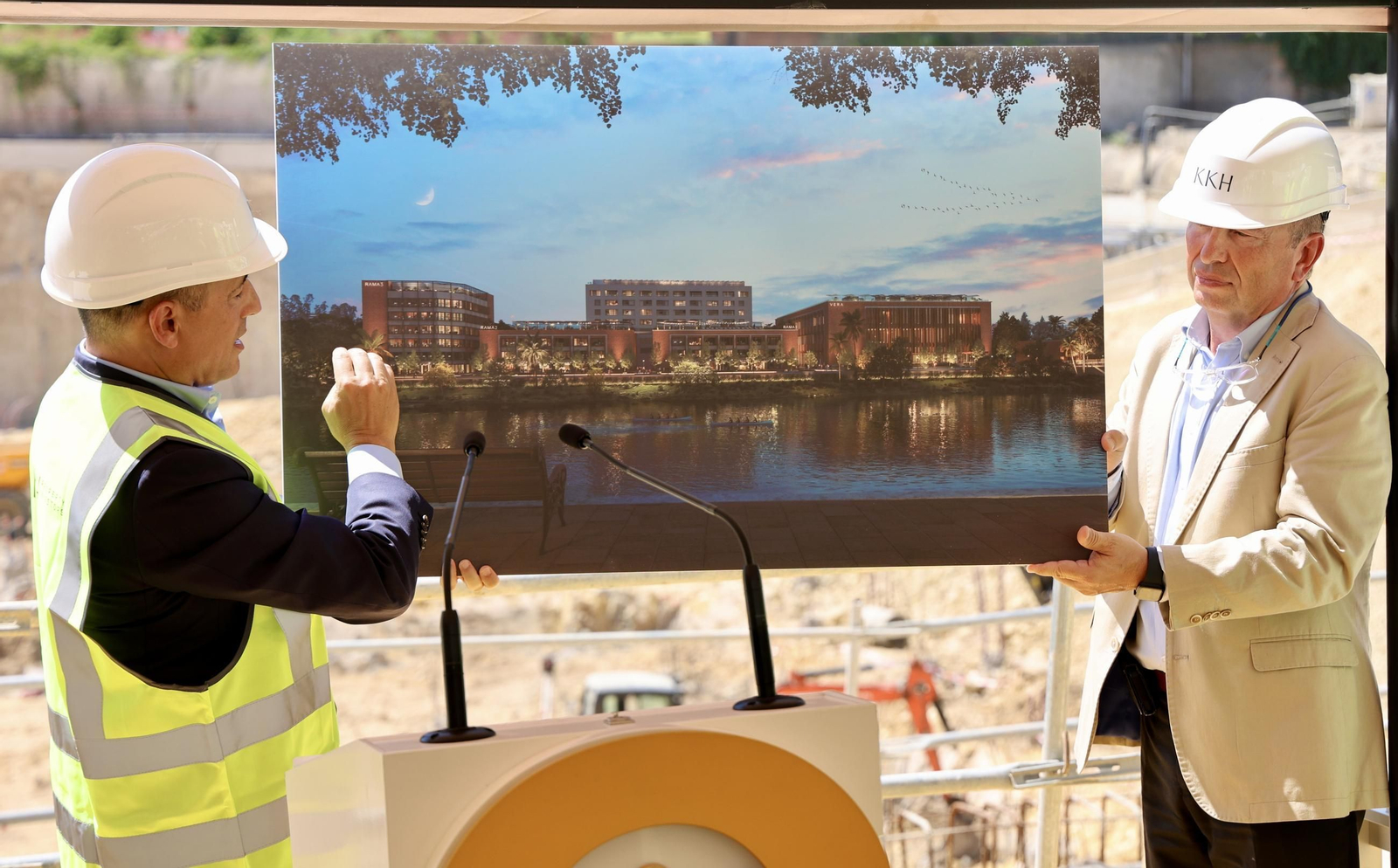 Las obras en la antigua fábrica de tabacos de Altadis, en imágenes