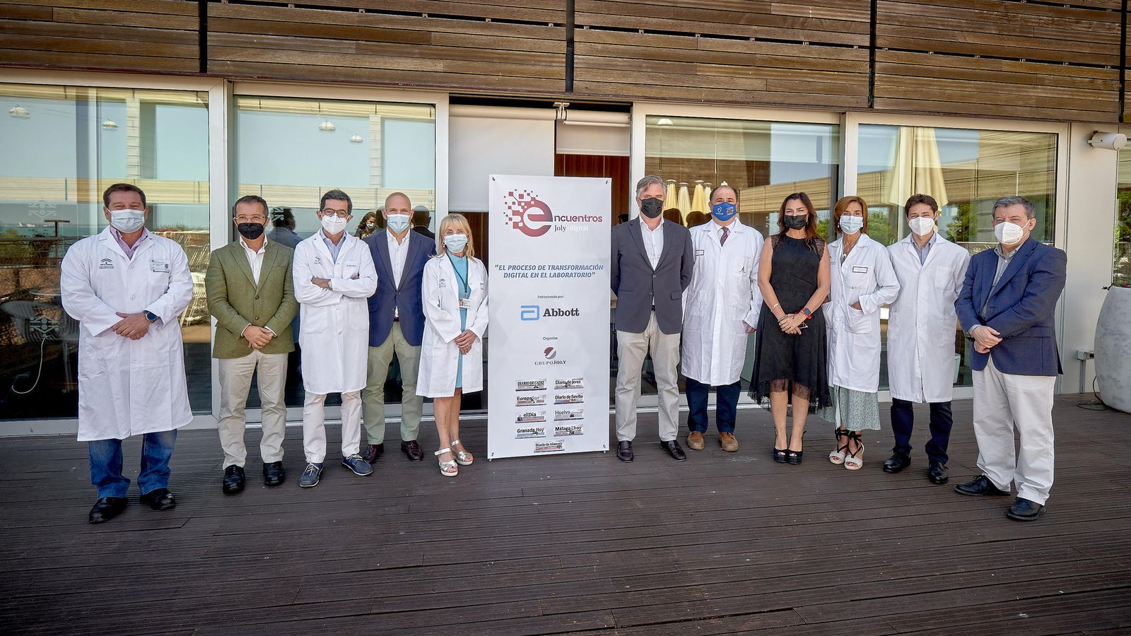 Foto de familia de los participantes en el coloquio organizado en el Parador de Cádiz.