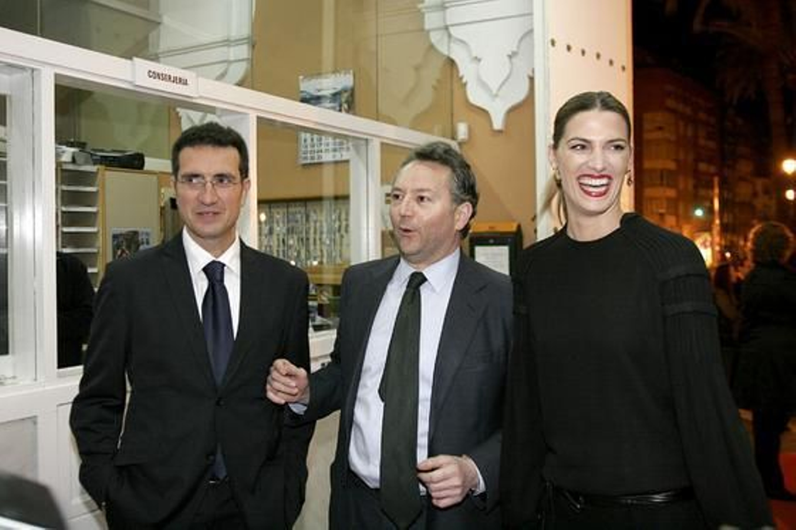 Javier Chaparro, director de Huelva Información; José Joly Martínez de Salazar, presidente del Grupo Joly; y Laura Sánchez, modelo y actriz.

Foto: Alberto Dominguez