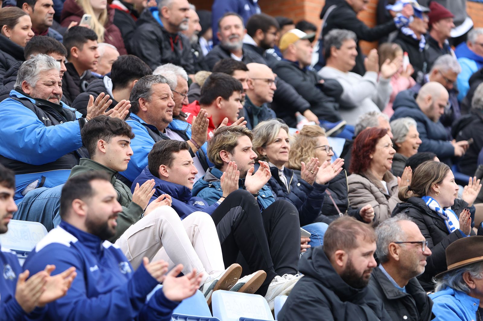 Búscate en las gradas del Nuevo Colombino durante el Recre-Almería B