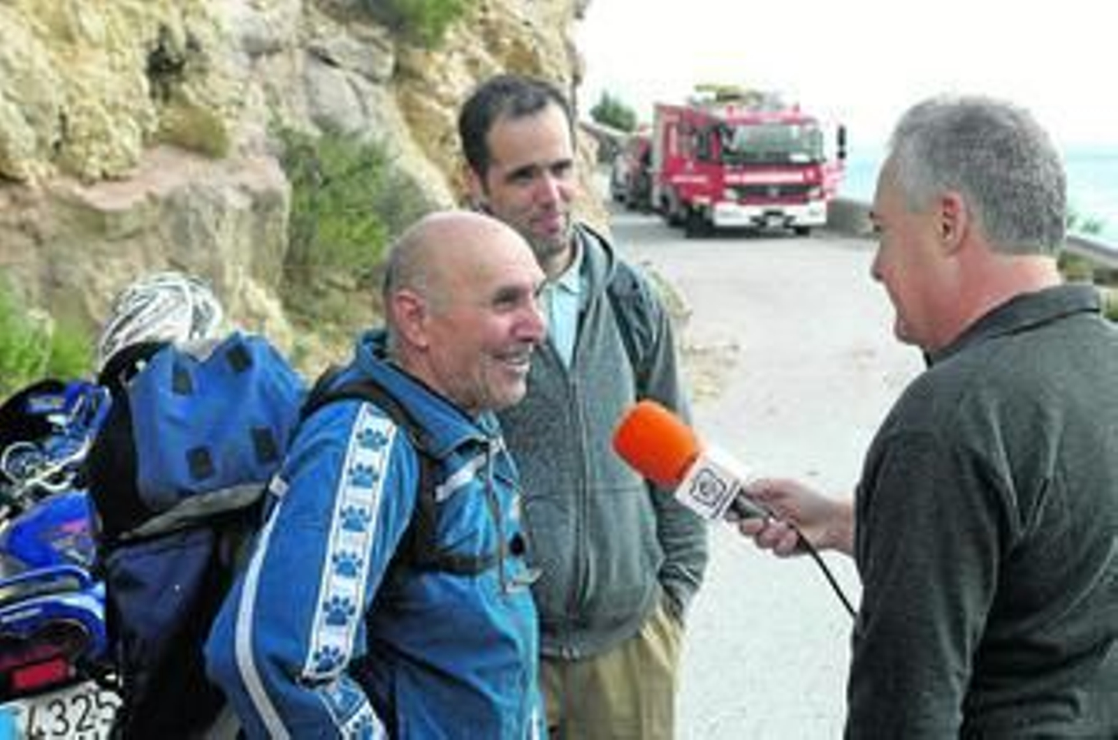 Emilio Rodríguez y Julio Escañuela atienden a la prensa después del incidente que protagonizaron.