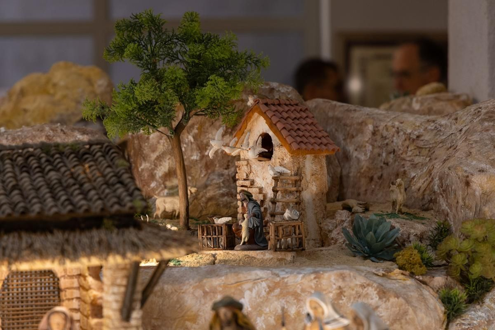 En imágenes: así es el Belén Bíblico con más de un millar de piezas artesanas de los abuelos María y Rafael