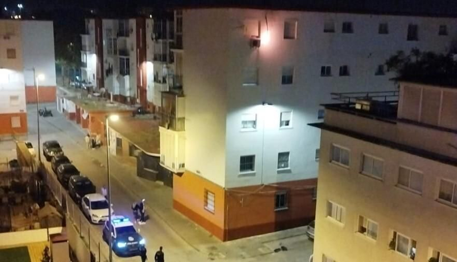 Una imagen de las llamas en el aparato de aire acondicionado. Una imagen de las llamas en el aparato de aire acondicionado.