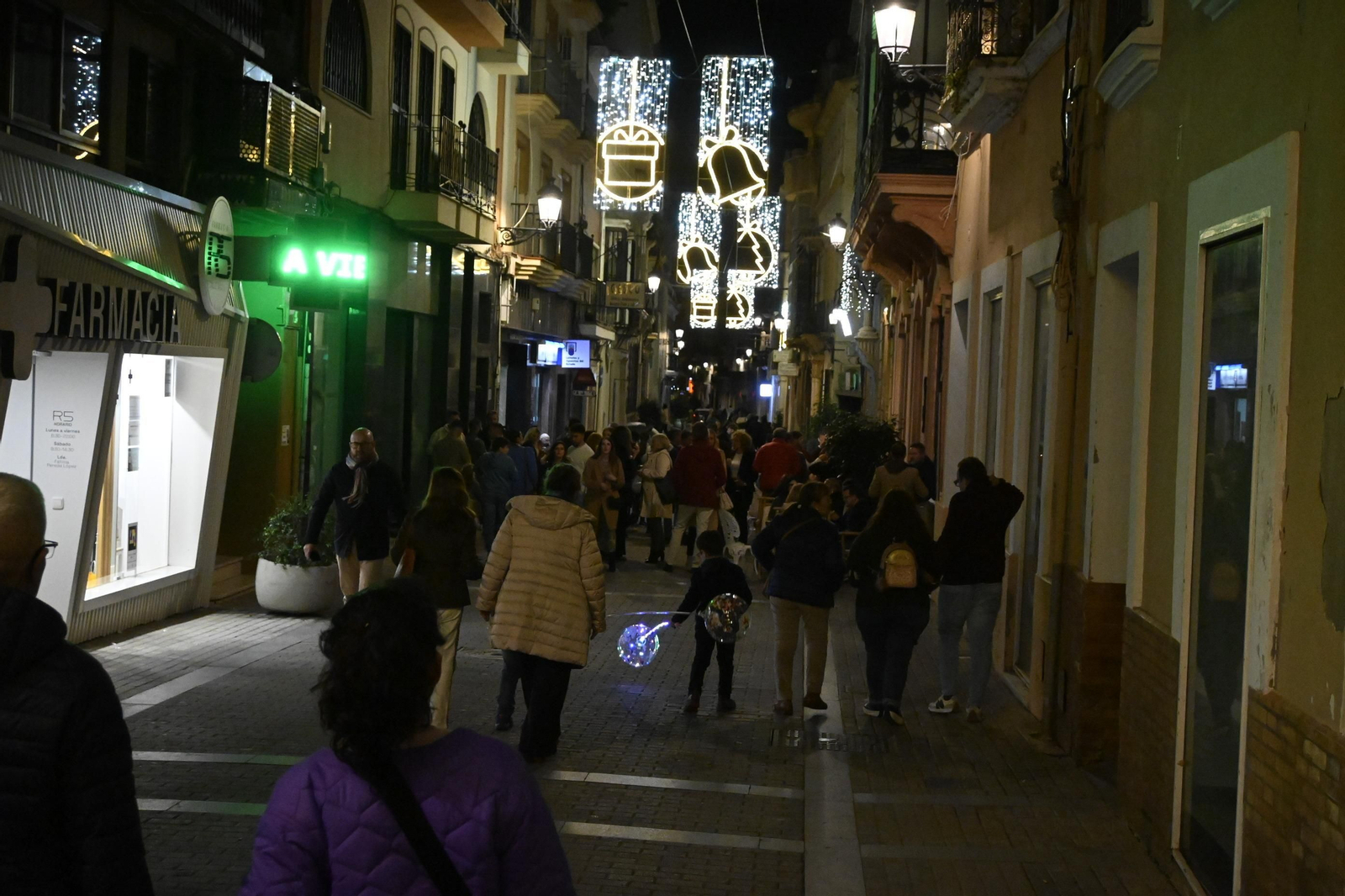 Imágenes del alumbrado navideño en las calles de Huelva