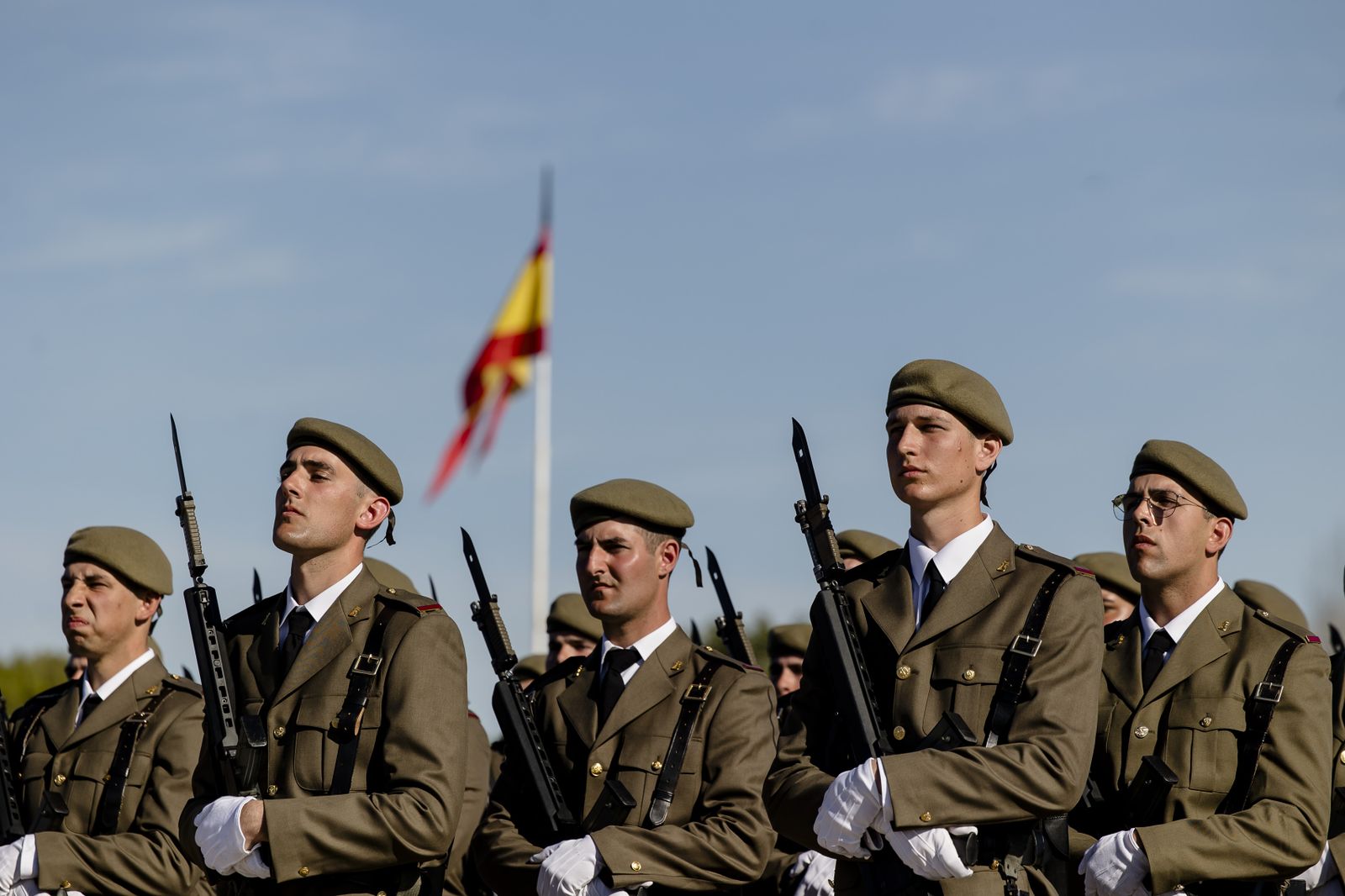 Las imágenes de la multitudinaria Jura de Bandera en Camposoto