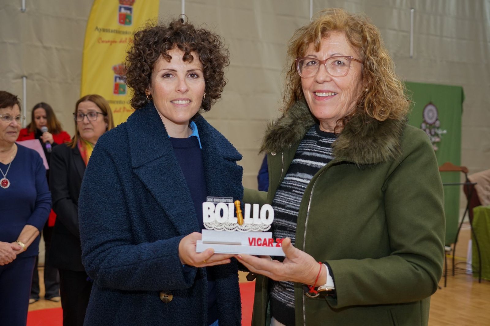 Encajeras de toda la provincia vuelven a convertir a Vícar en la capital de la artesanía y la tradición