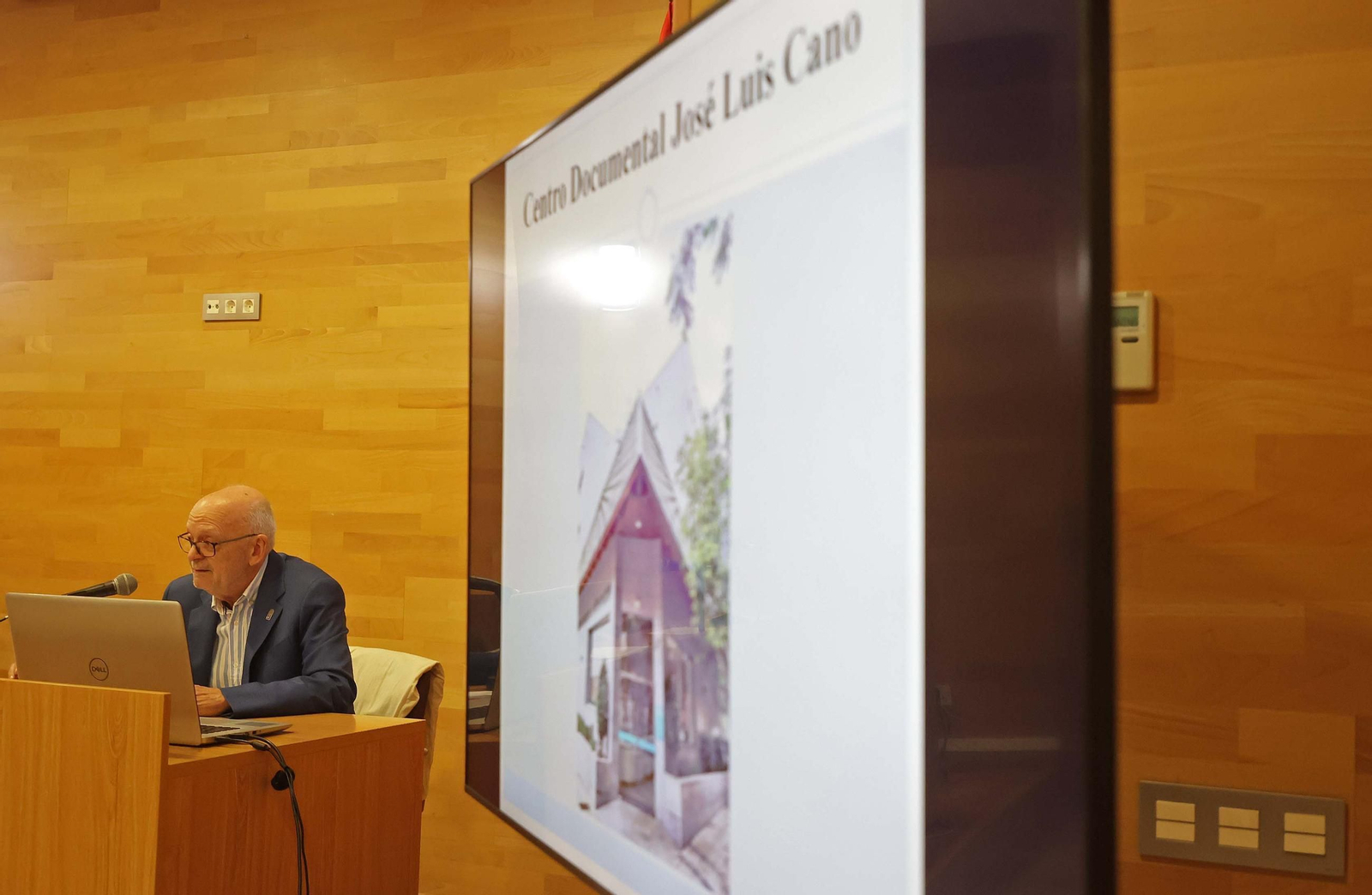 Fotos del X aniversario del centro documental José Luis Cano en Algeciras