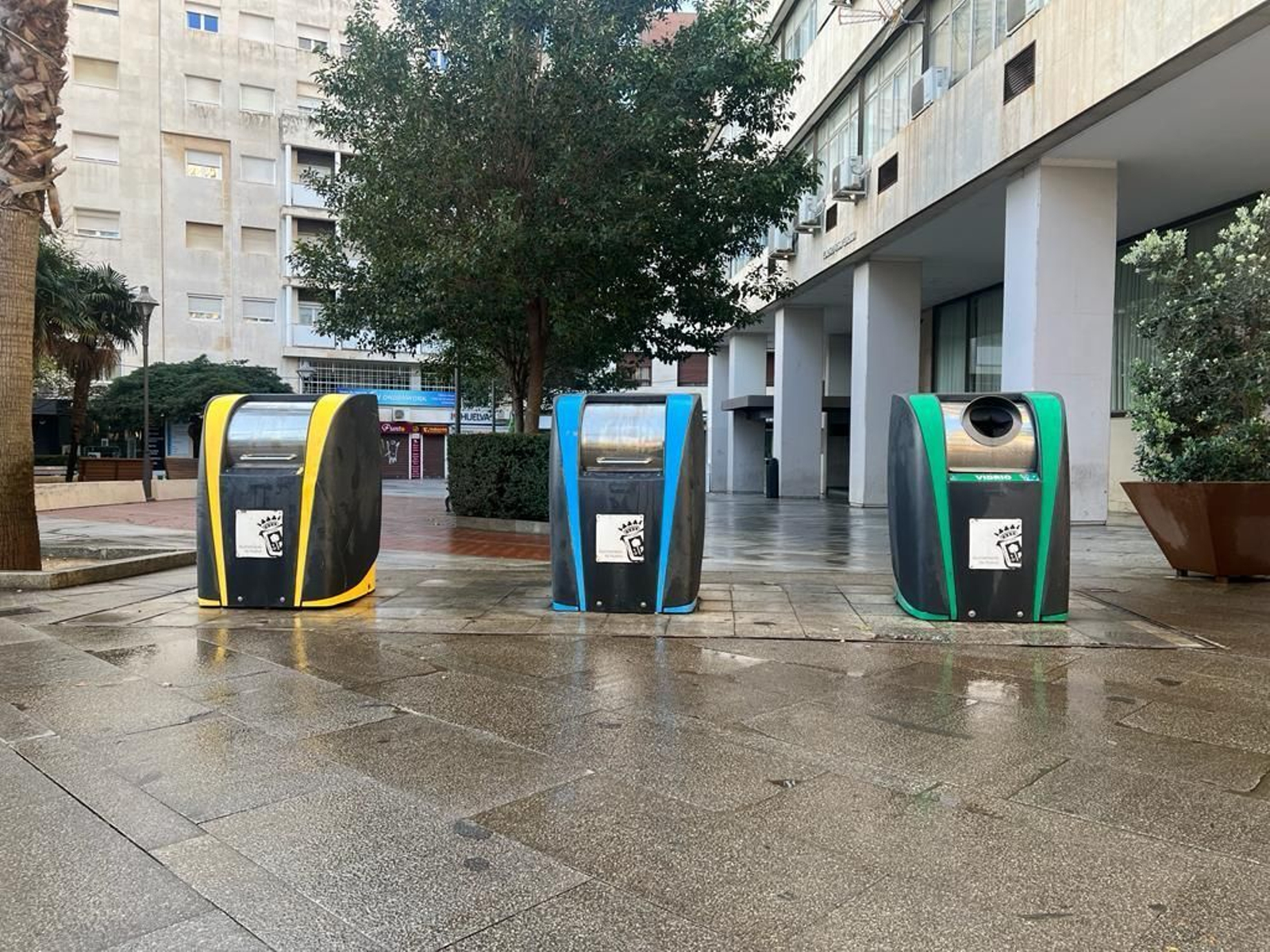 Contenedores en Huelva.