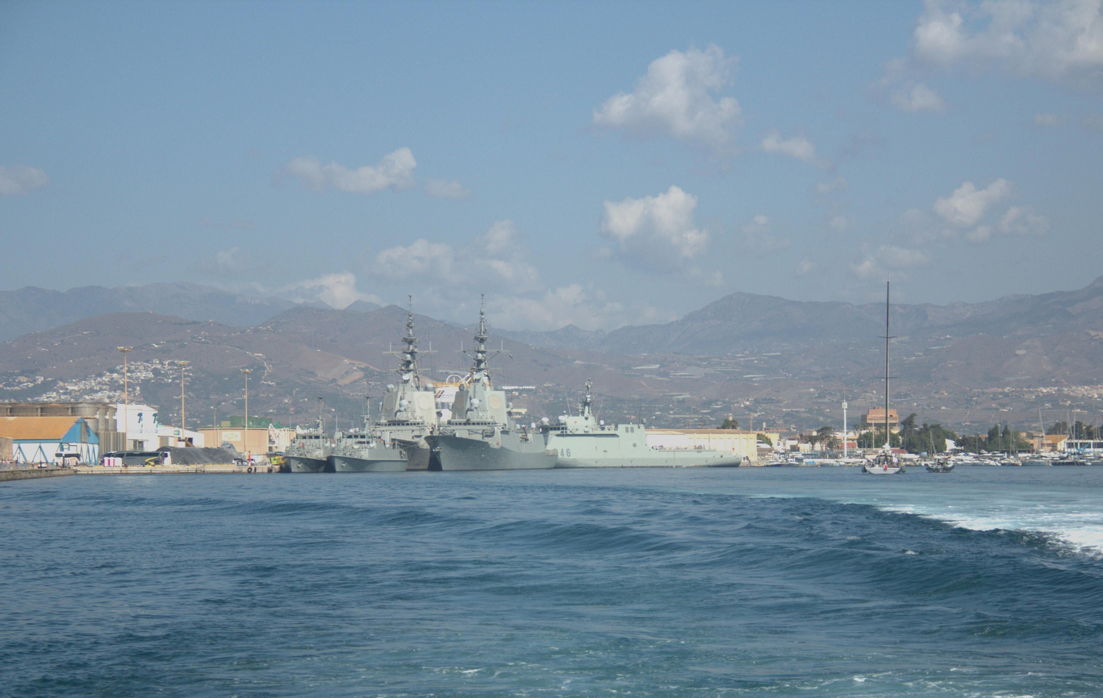 Éxito de participación para ver de cerca el despliegue de las Fuerzas Armadas en Motril