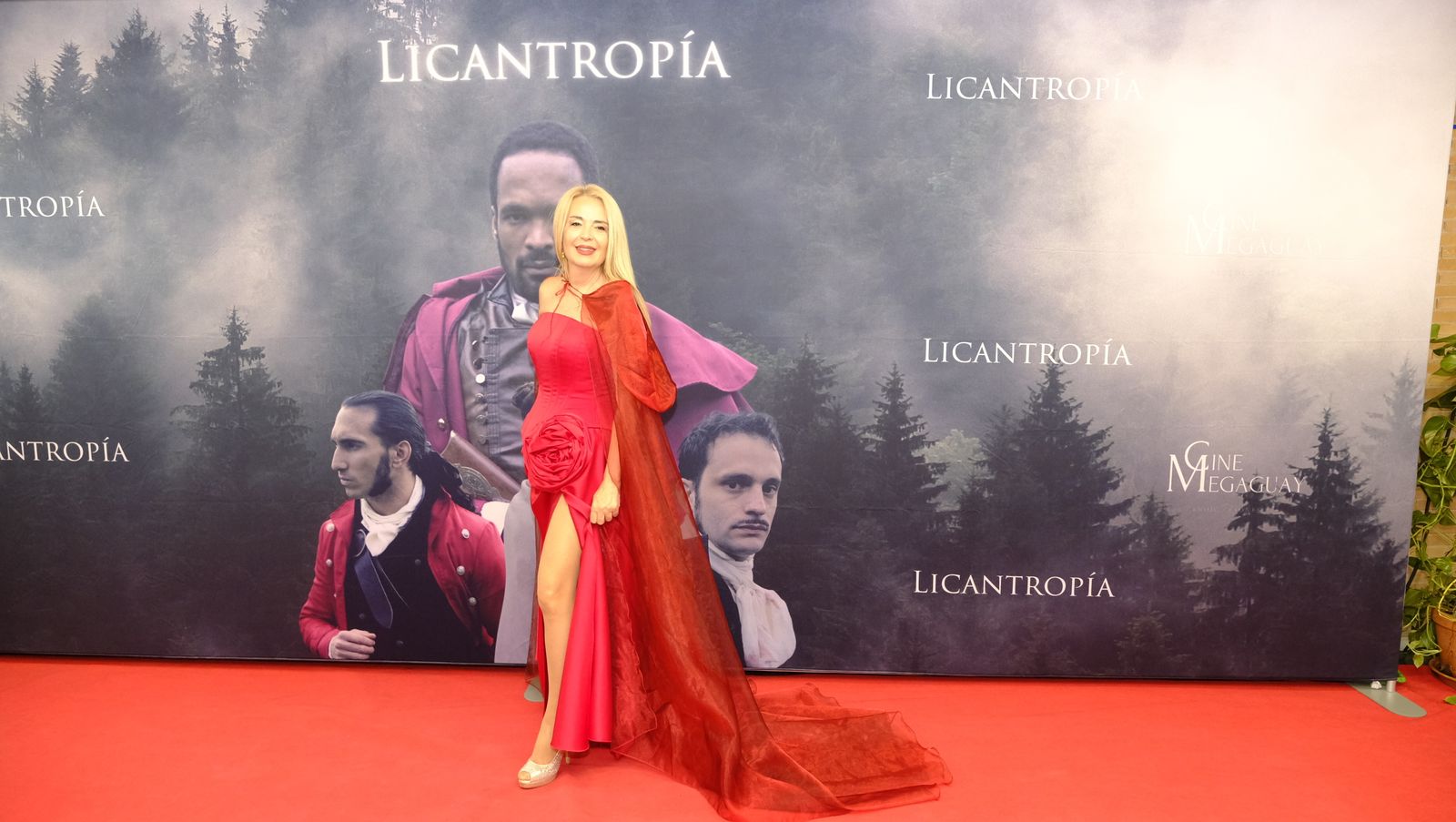 Imágenes del estreno en Almería de la película Licantropía