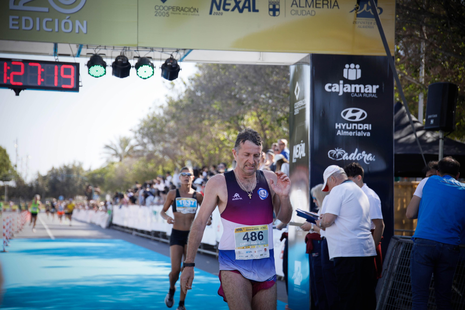 Imágenes de la llegada de la Media maratón Ciudad de Almería