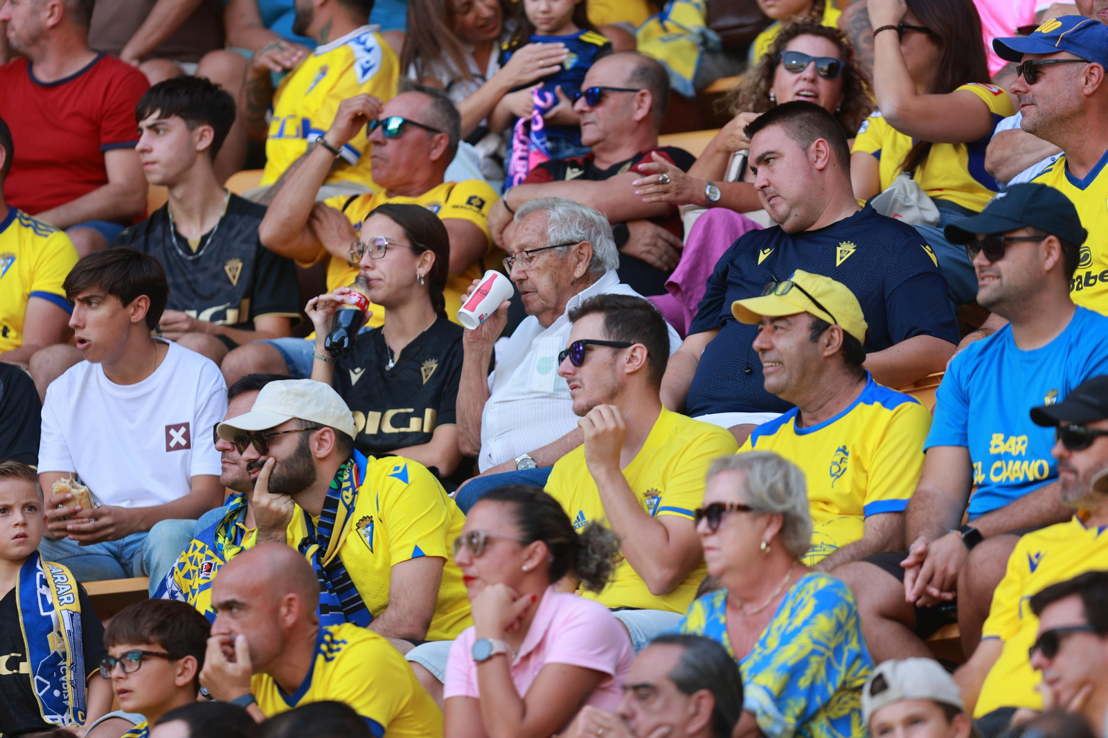 Búscate en las imágenes del Cádiz CF-Girona