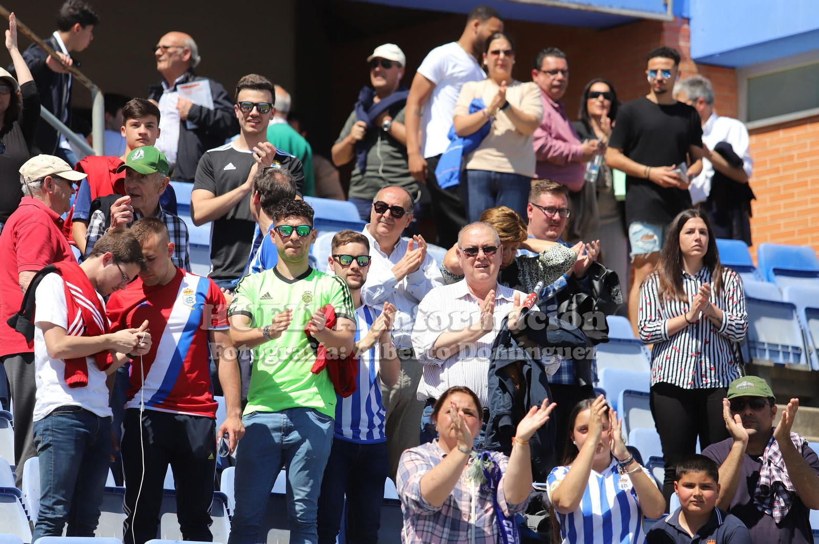 Imágenes del mejor ambiente del Recreativo de Huelva - Talavera