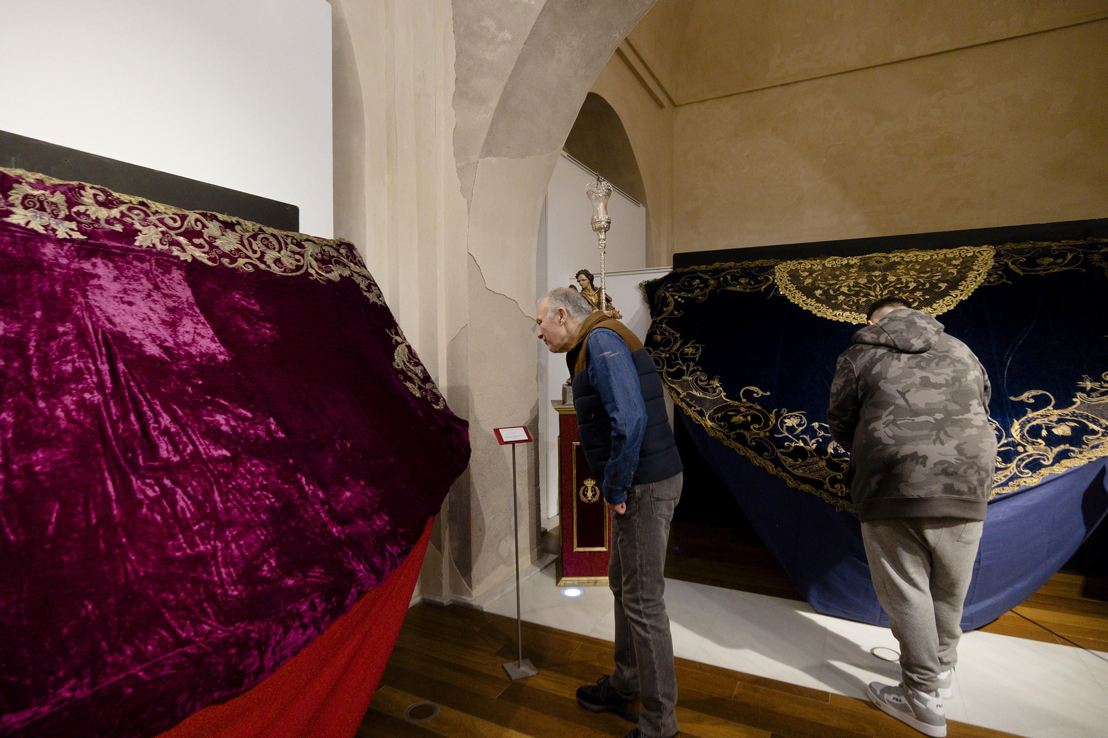 Imágenes de la exposición  'Sub lagrimas Mariae', con motivo de los 125 años de la Virgen de las Lágrimas en San Fernando