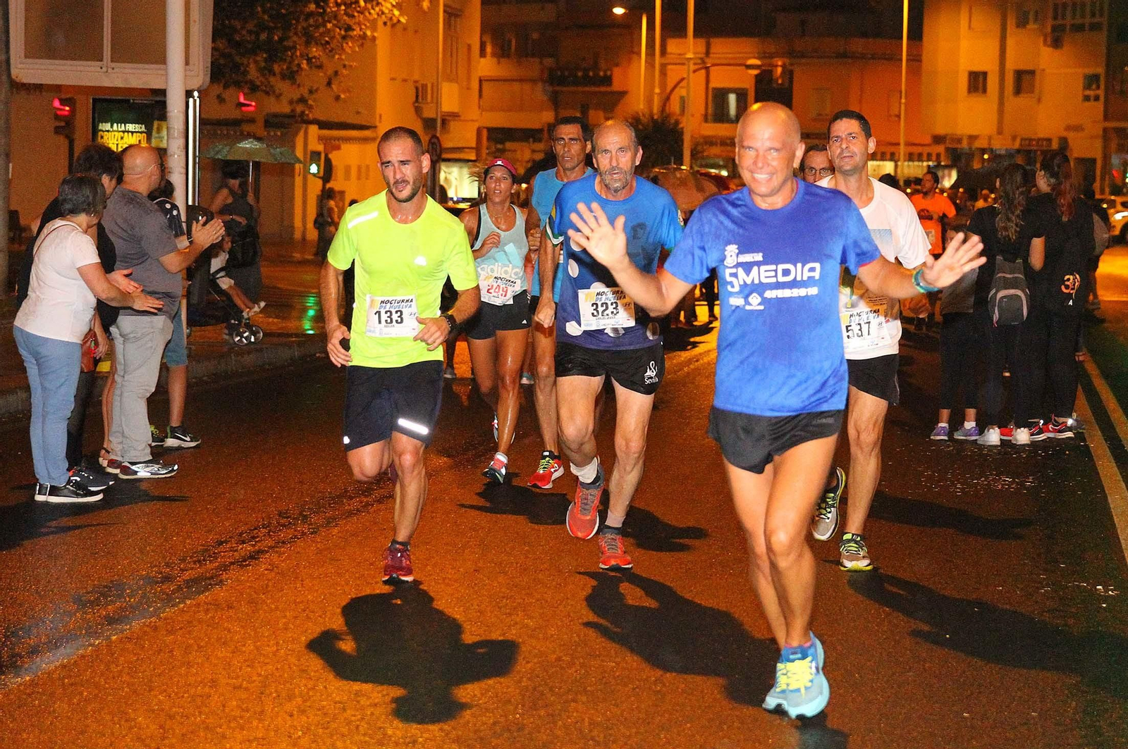 La VII Carrera Nocturna de Huelva en imágenes