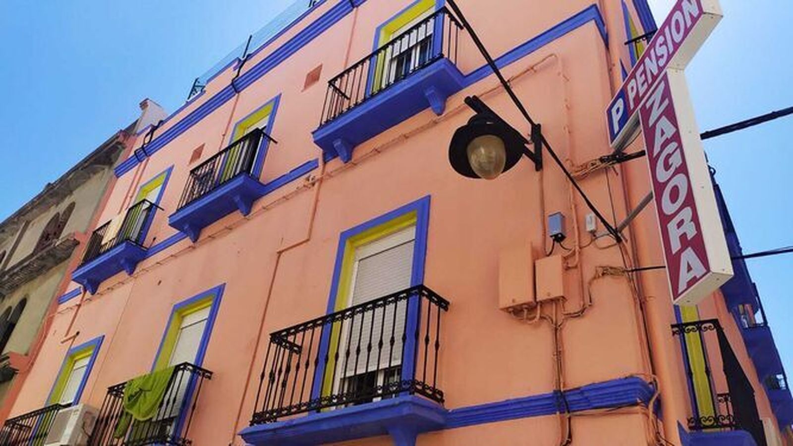 El hostal Zagora, en la zona baja de Algeciras.