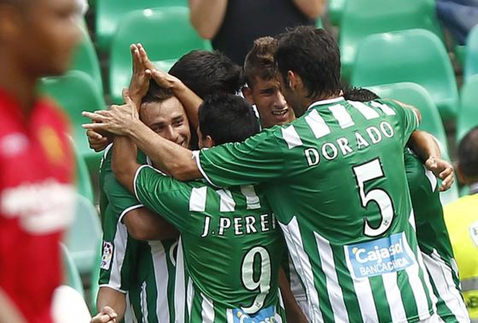 El Betis gana el segundo partido de su regreso a Primera gracias a un gol de Rubén Castro (1-0). / Antonio Pizarro