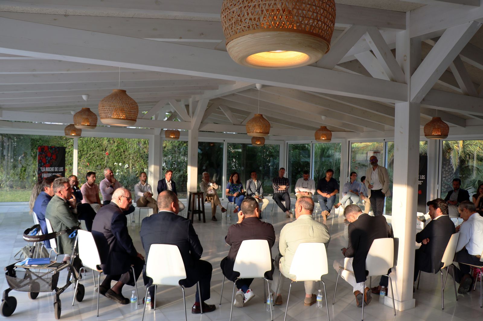 Imágenes del debate de "La Noche de los Frutos Rojos"