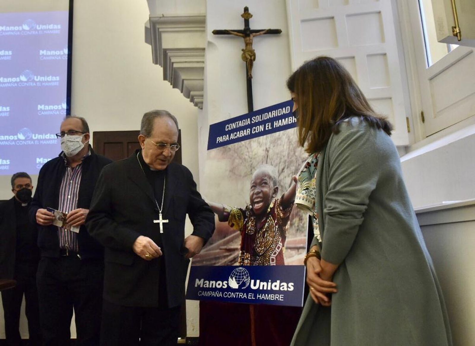 El arzobispo Asenjo y María Albendea, delegada-presidenta de Manos Unidas Sevilla, durante la presentación de la campaña.