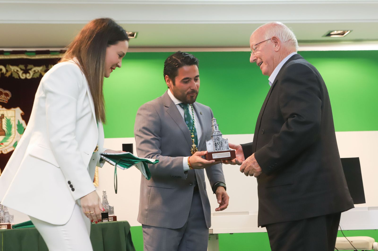 Las fotos de los galardonados del 28-F en Los Barrios.