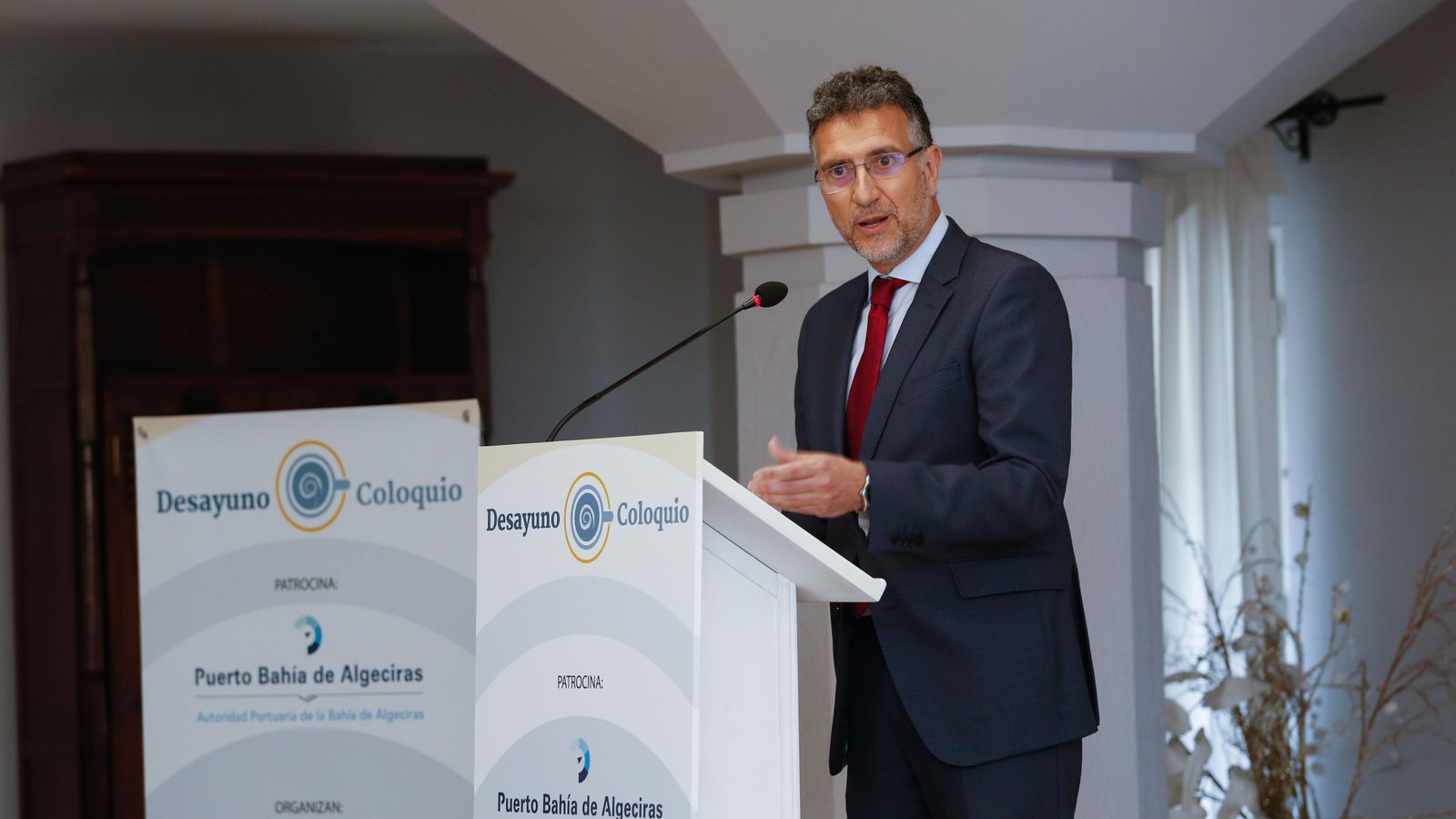 Fotos del Desayuno Coloquio de Europa Sur y el Propeller Club de Algeciras con Benito Núñez Quintanilla