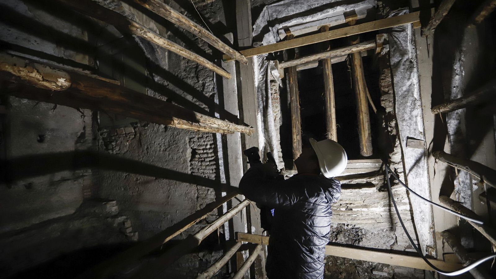 Trabajos de restauración en el baño Hernando de Zafra