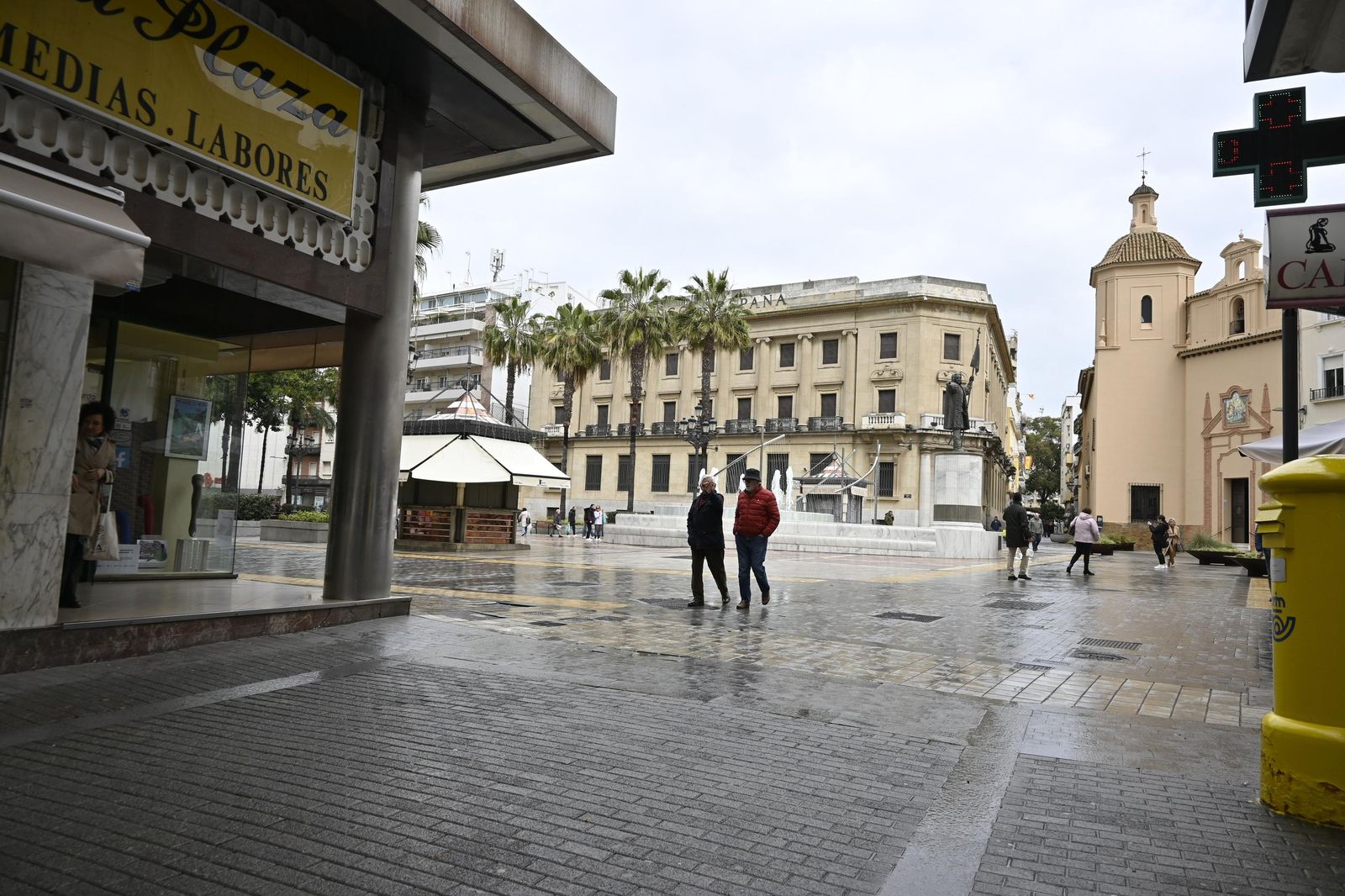 Imágenes de ambiente del martes 4 de marzo en Huelva