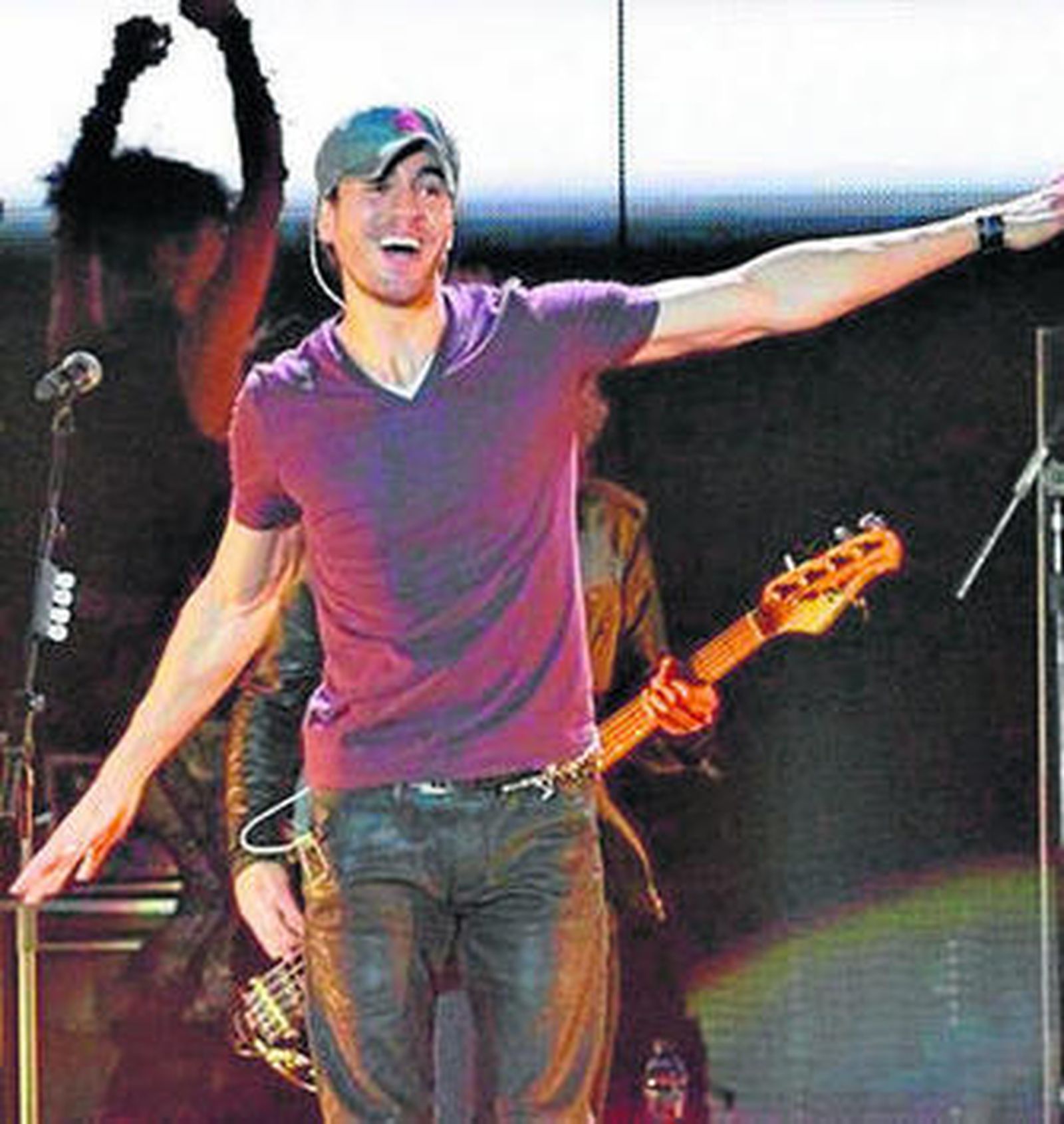Enrique Iglesias en el concierto que ofreció en Barcelona.