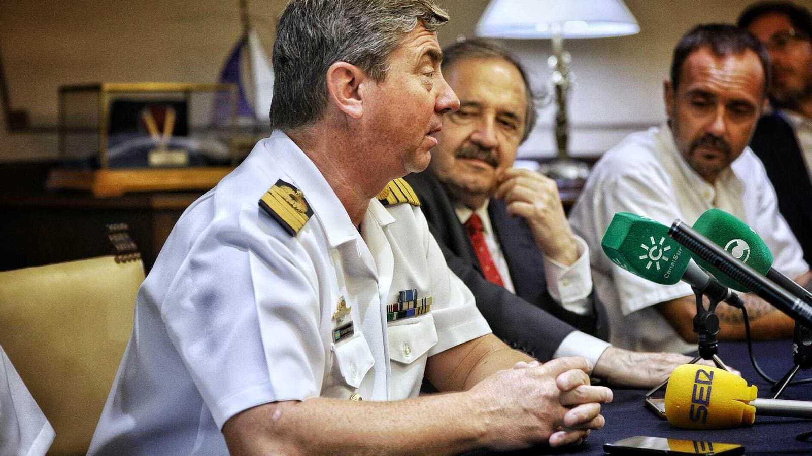 El comandante del 'Ara Libertad', Carlos Shavinsky.