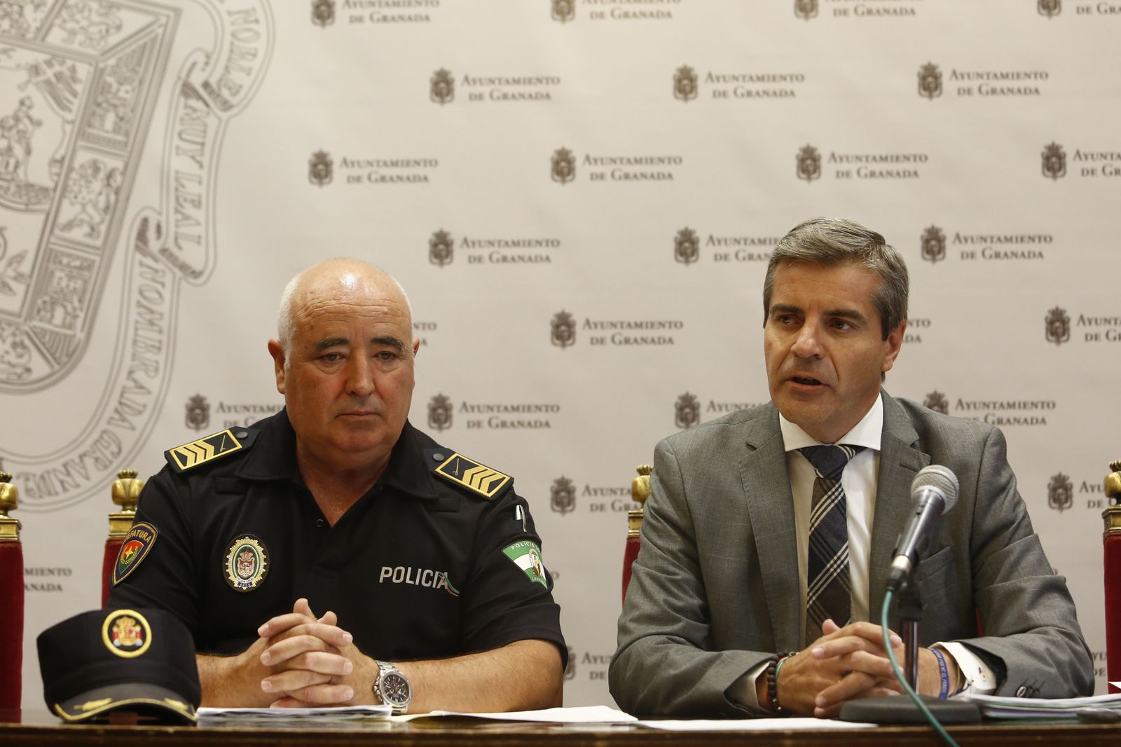 José Manuel Jiménez Avilés, nuevo jefe de la Policía Local de Granada, junto al concejal César Díaz