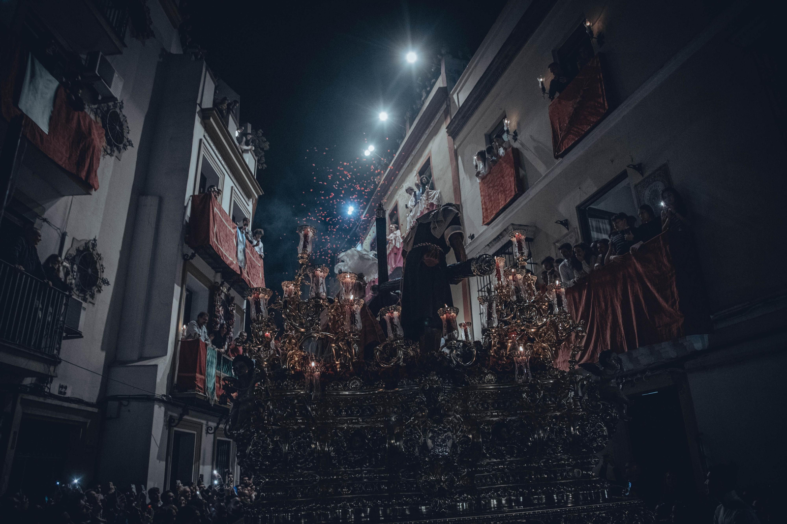 Las imágenes de la salida de la hermandad de la Esperanza de Triana