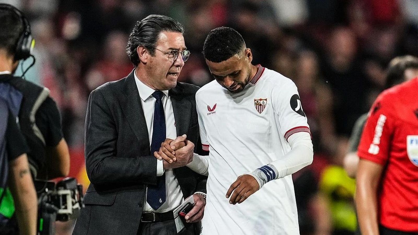 Martagón y En-Nesyri en el estadio del Sevilla