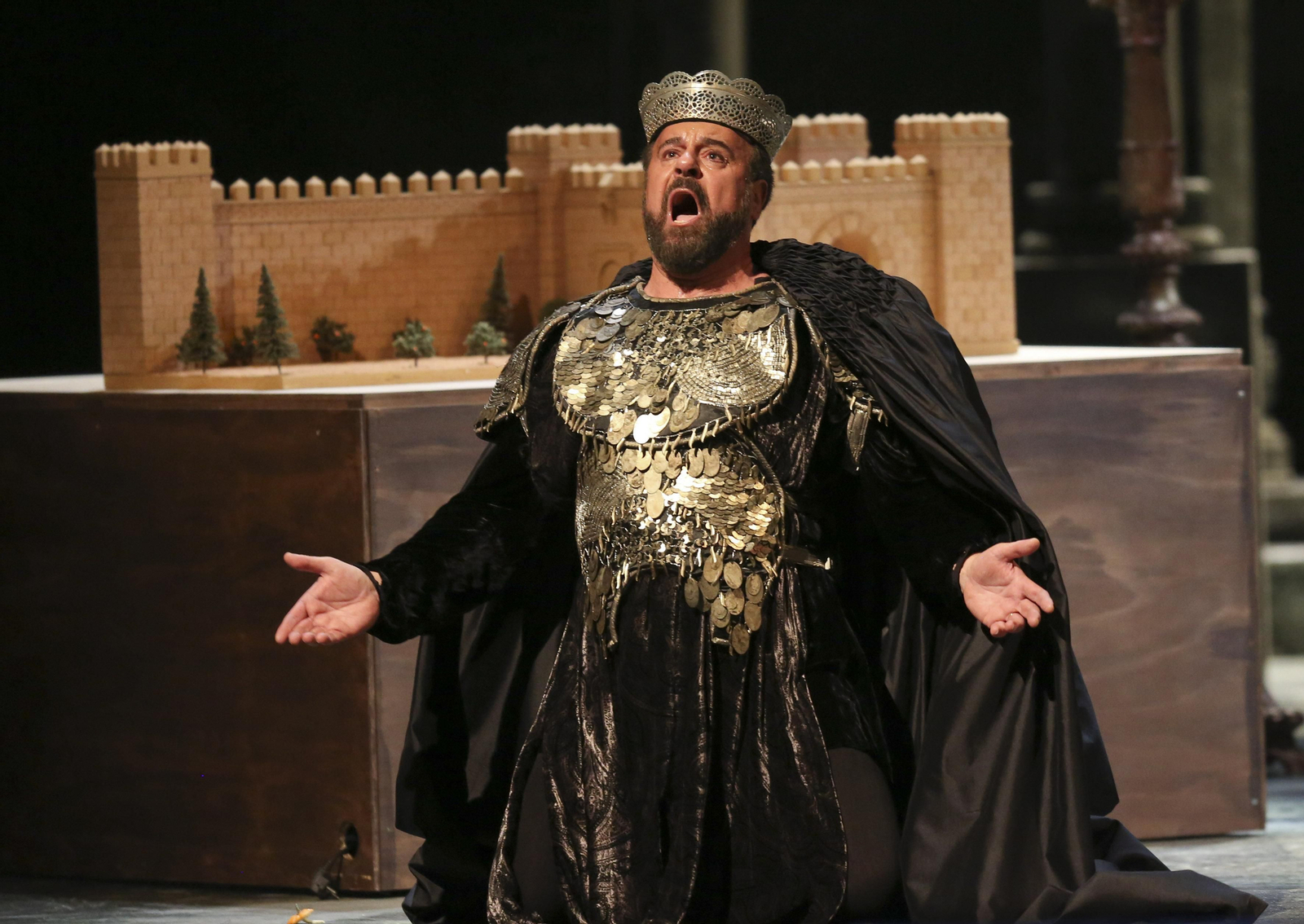 'La favorita', un viaje de la guerra a la redención, en fotos