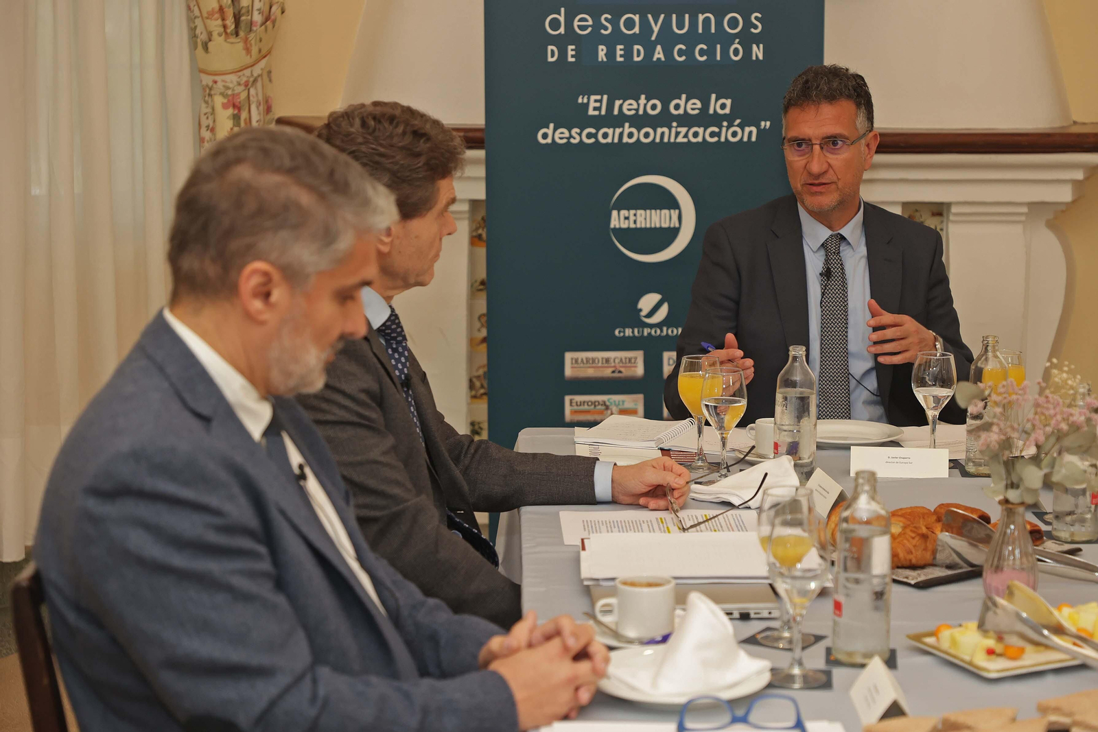 Desayunos de Redacción: 'El reto de la descarbonización', en imágenes