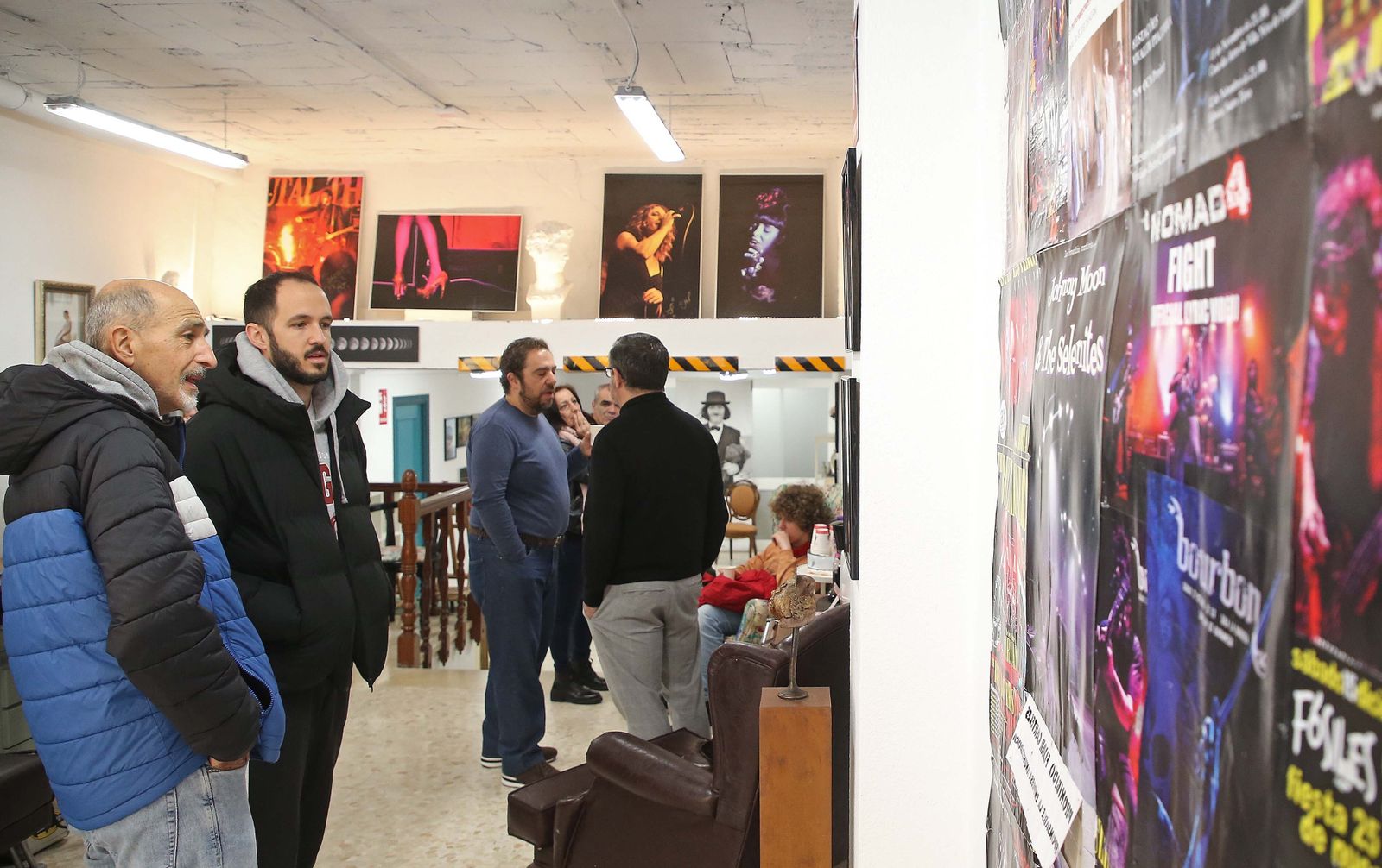 Fotos de la exposición de Tomoyuki Hotta 'Tomo los muros, prende la vida' en Algeciras