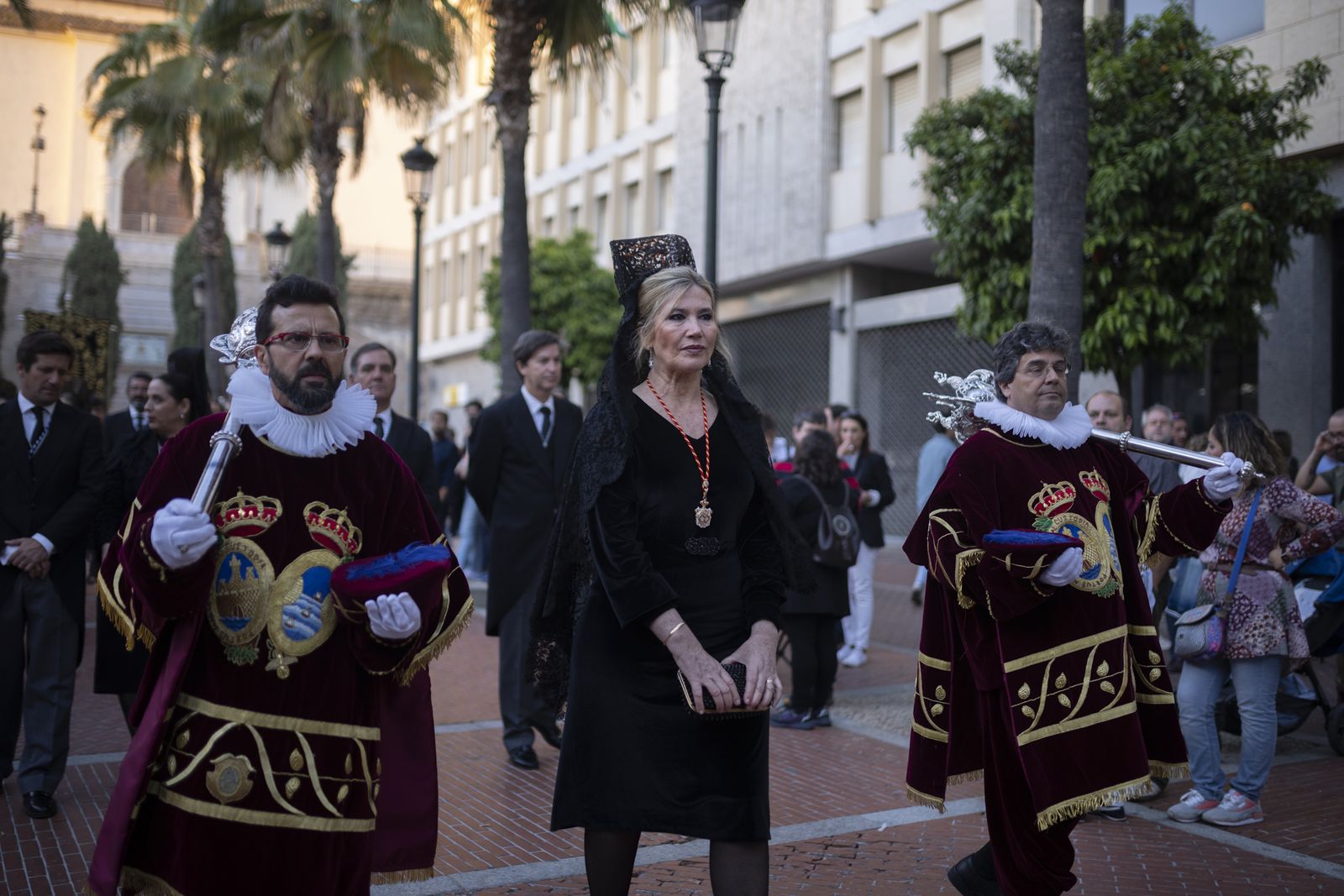La Hermandad del Santo Entierro de la Semana Santa de Huelva 2023, en imágenes