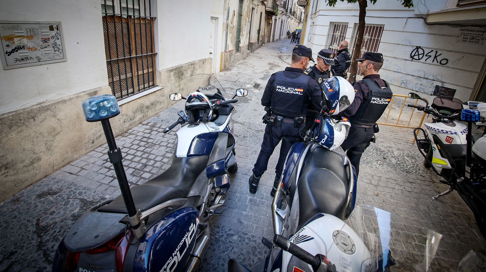 Herida una mujer al caerle una antena de una obra sin licencia en Jerez