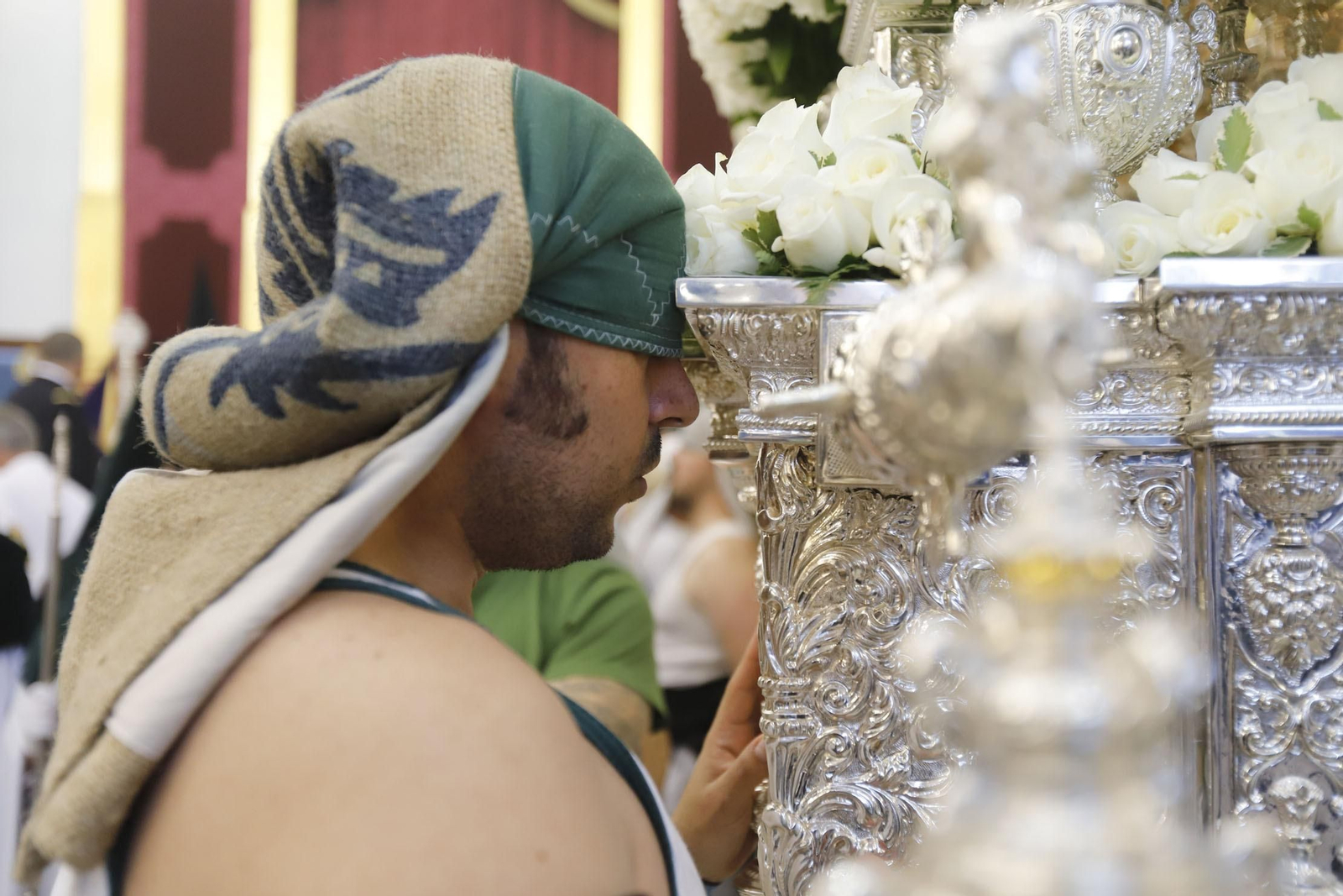 Imágenes de la estación de penitencia de la Hermandad de La Esperanza de Huelva