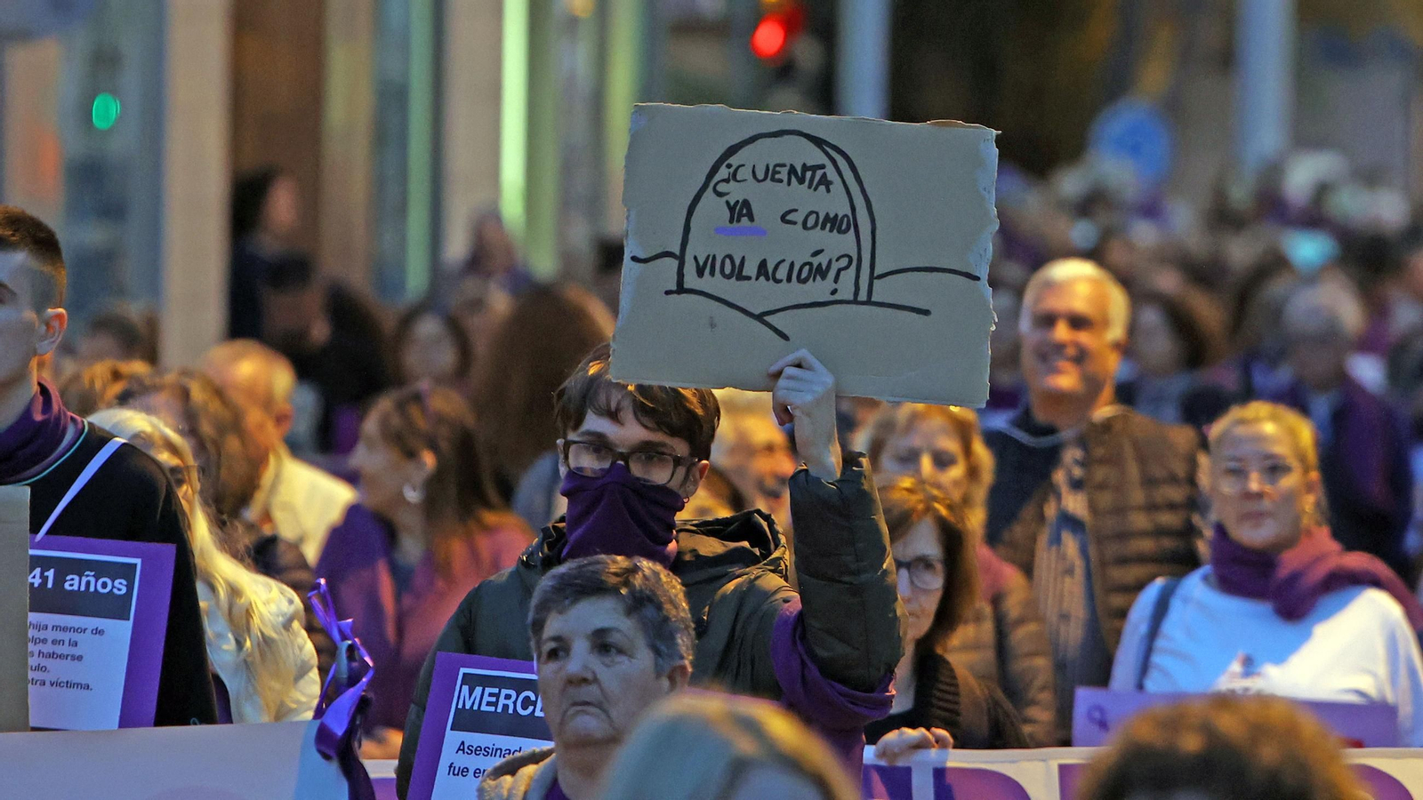 Imágenes de la manifestación del 25N 2024 en Jerez