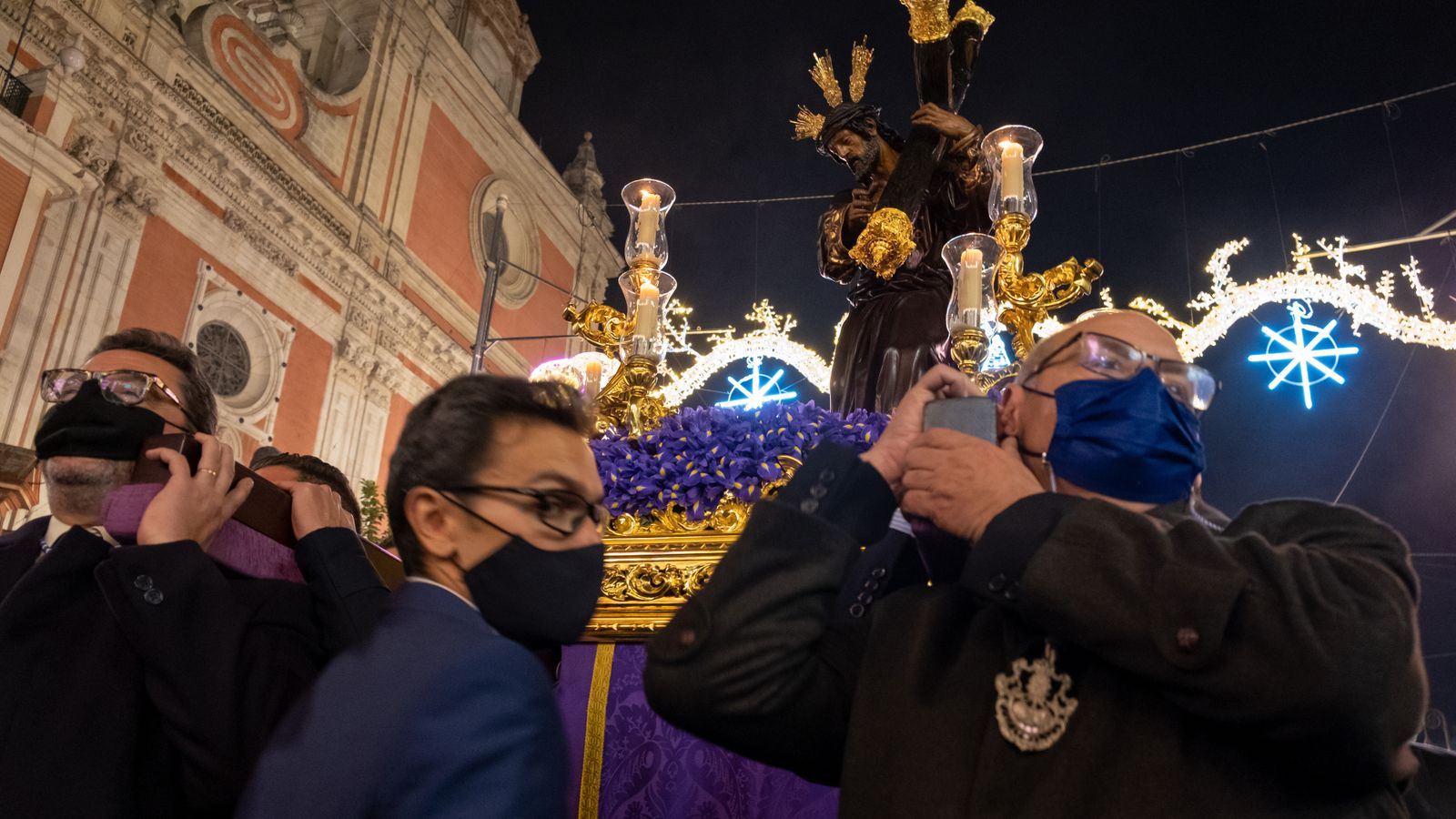 El vía crucis extraordinario de la Candelaria, en imágenes